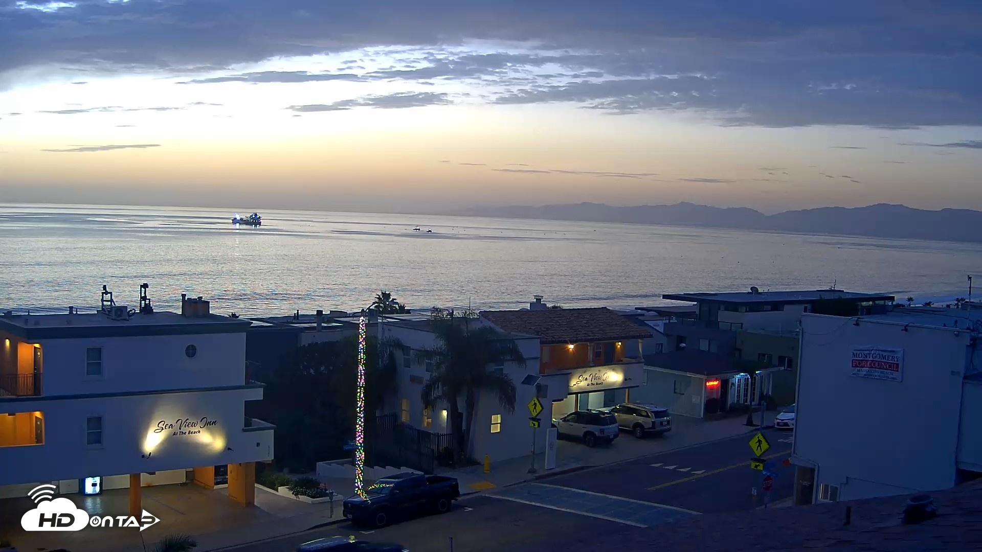 Snapshot of Sea View Inn Manhattan Beach Live Webcam taken Oct 17, 2026, 6:33pm PDT