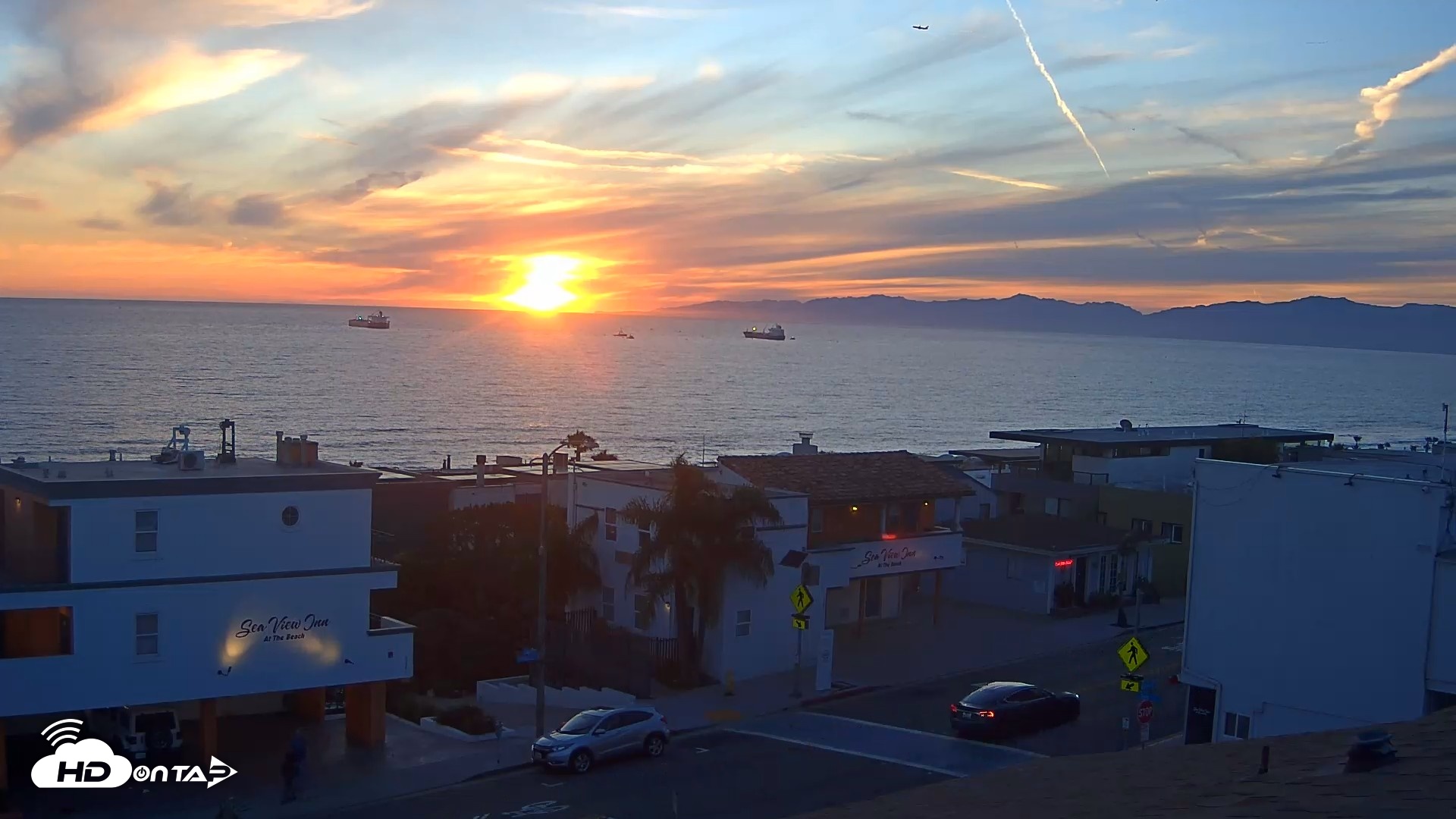 Snapshot of Sea View Inn Manhattan Beach Live Webcam taken Apr 23, 2026, 7:28pm PDT