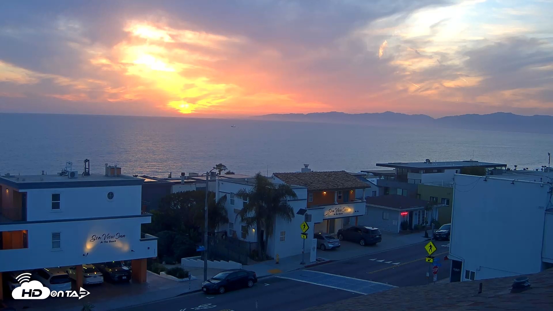 Snapshot of Sea View Inn Manhattan Beach Live Webcam taken Apr 18, 2026, 7:27pm PDT