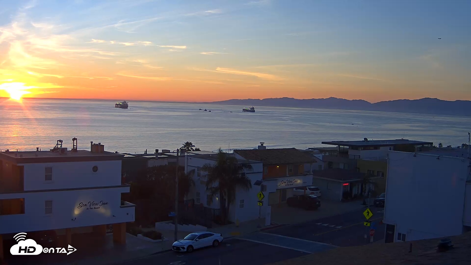 Snapshot of Sea View Inn Manhattan Beach Live Webcam taken Mar 17, 2026, 7:03pm PDT