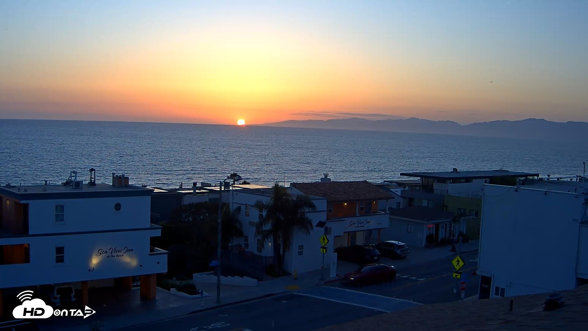 Snapshot of Sea View Inn Manhattan Beach Live Webcam taken Apr 27, 2026, 7:33pm PDT