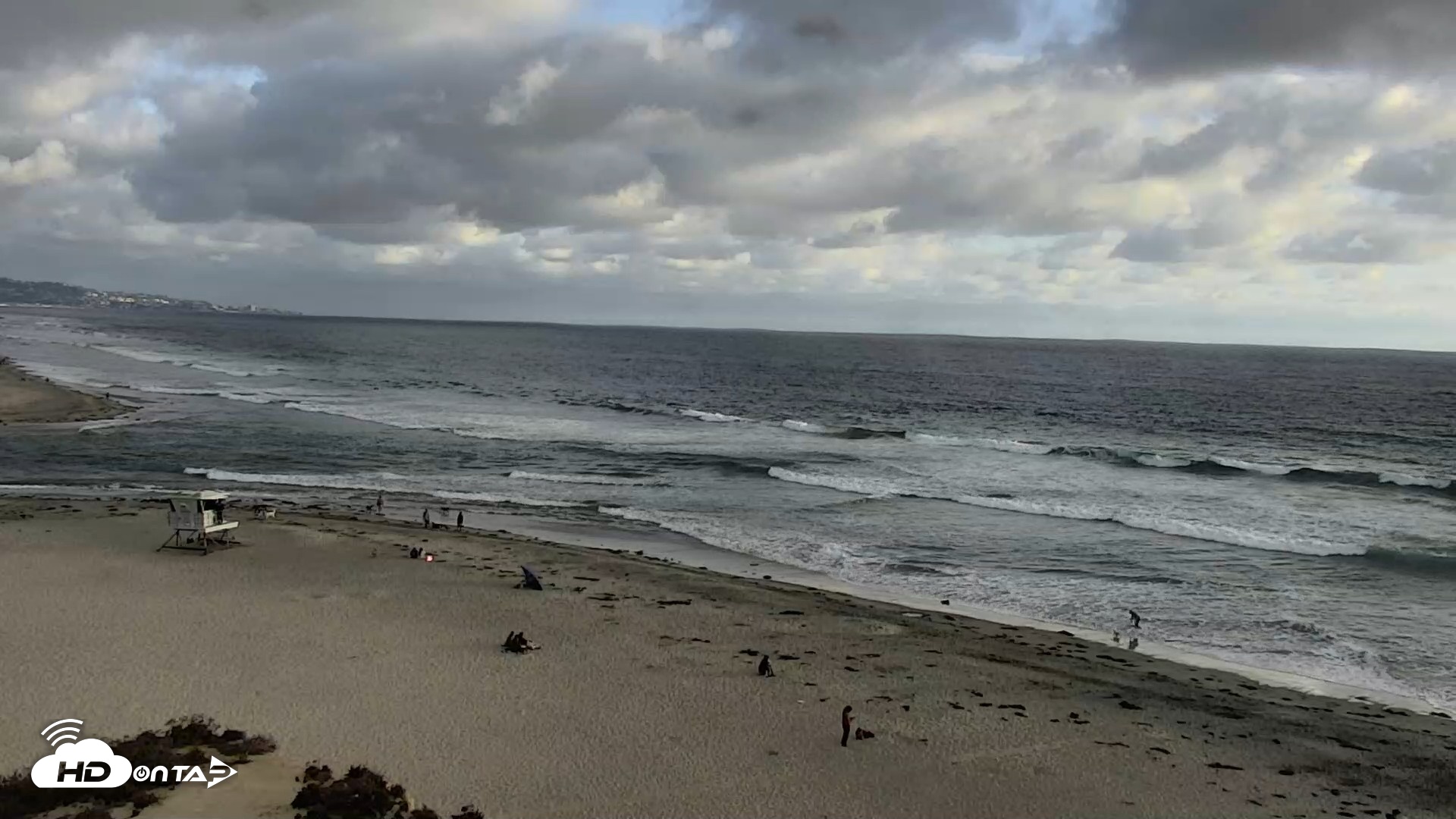 Snapshot of Del Mar Beach North Live Webcam taken May 25, 2026, 6:47pm PDT