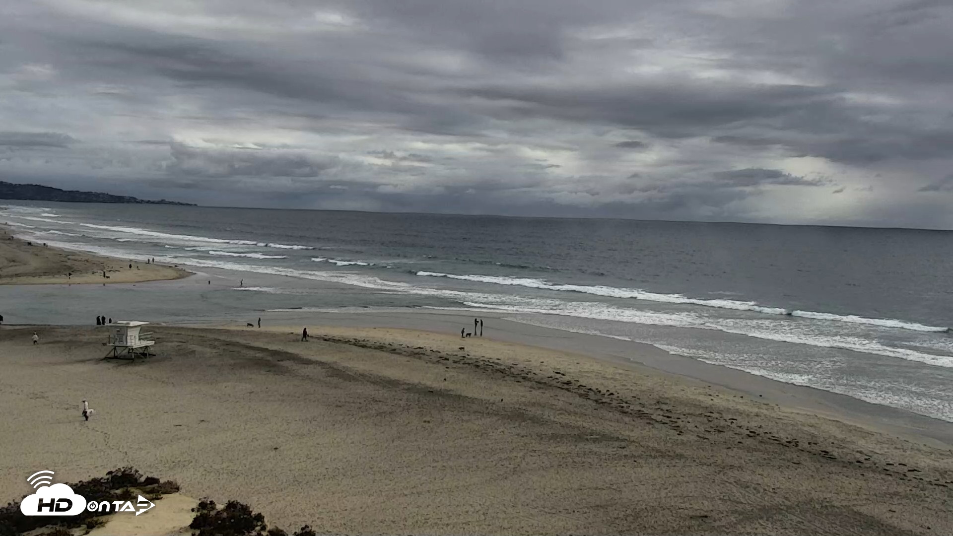 Snapshot of Del Mar Beach North Live Webcam taken Apr 12, 2026, 5:16pm PDT