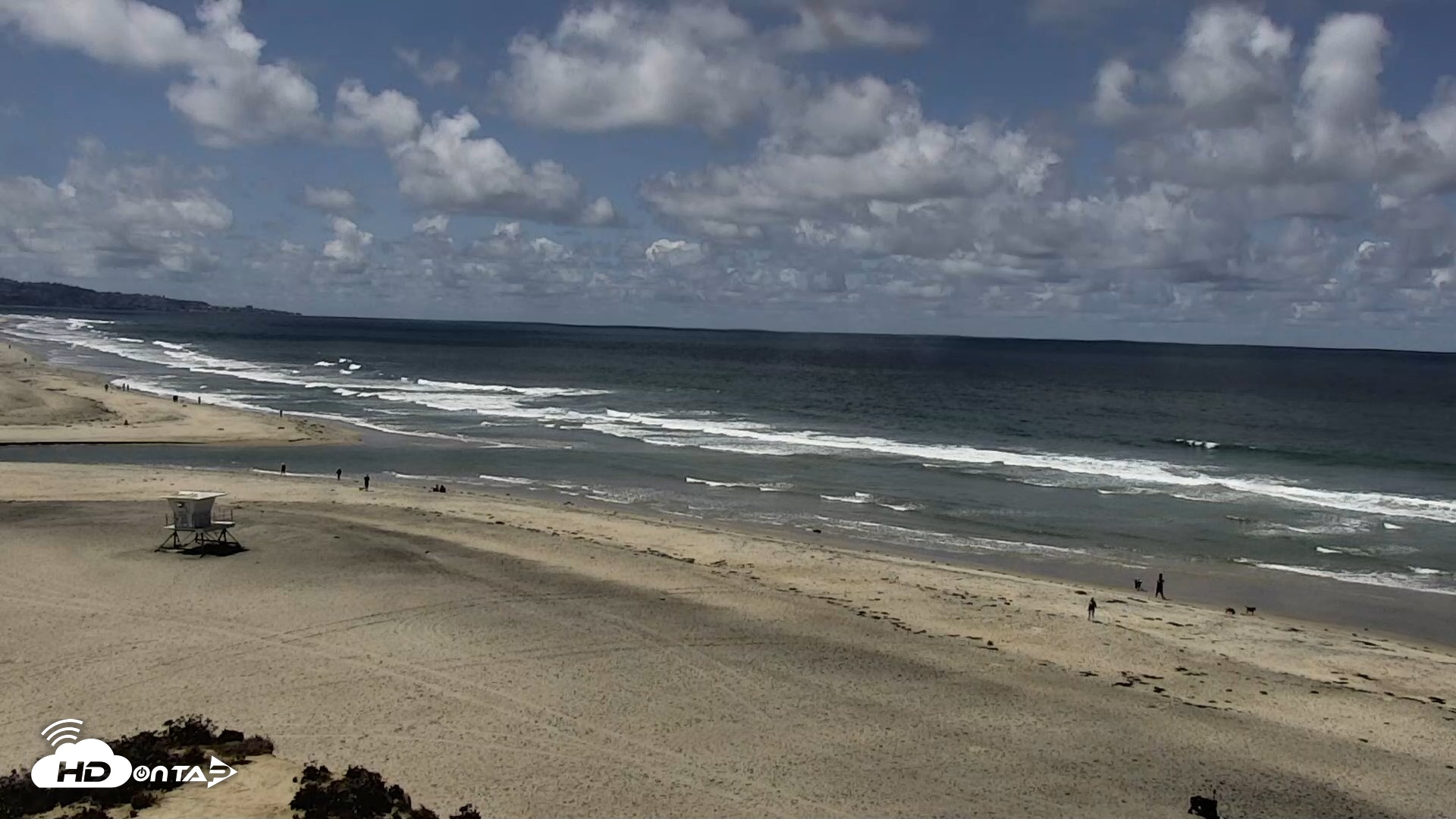 Snapshot of Del Mar Beach North Live Webcam taken May 5, 2026, 11:14am PDT