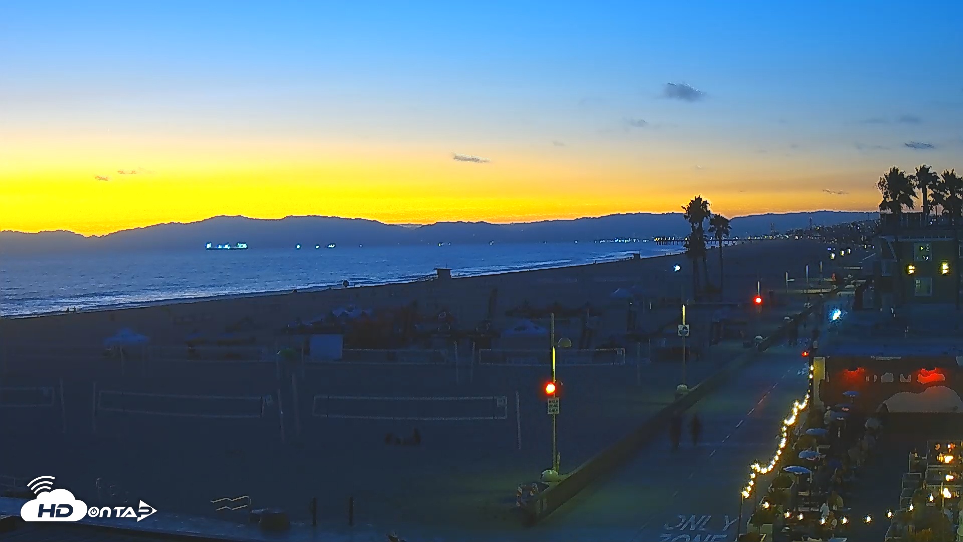 Snapshot of Hermosa Beach North Live Webcam taken Jul 16, 2025, 8:33pm PDT