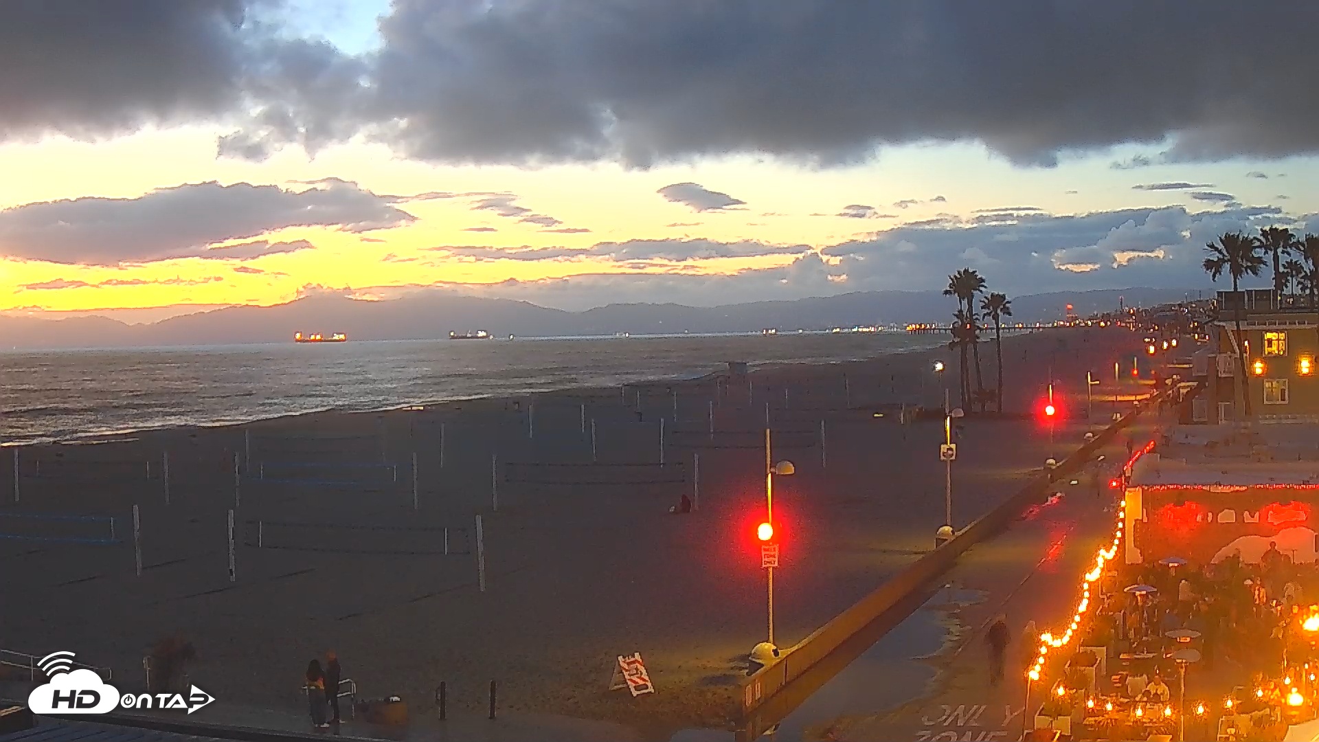 Snapshot of Hermosa Beach North Live Webcam taken Apr 26, 2025, 7:57pm PDT
