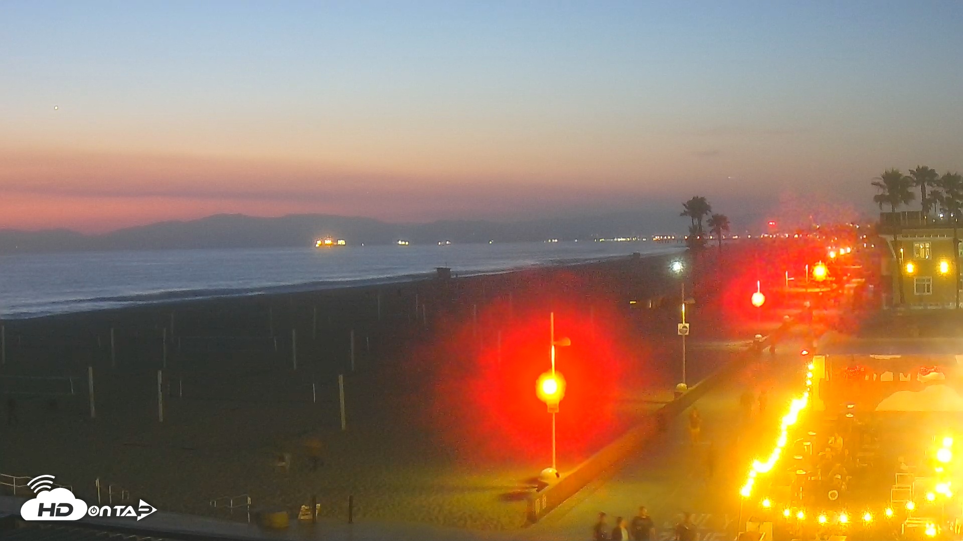 Snapshot of Hermosa Beach North Live Webcam taken May 29, 2025, 8:35pm PDT