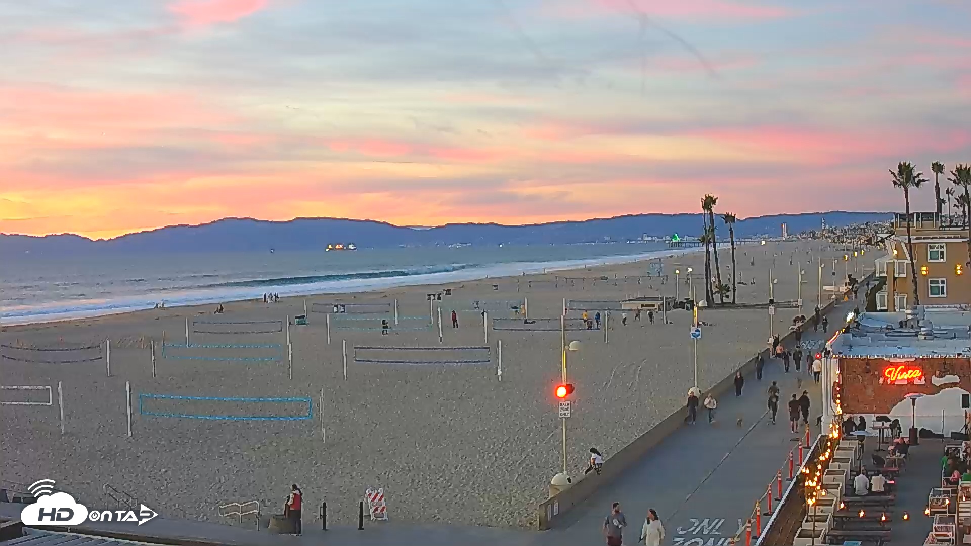 Snapshot of Hermosa Beach North Live Webcam taken Dec 4, 2025, 4:58pm PST