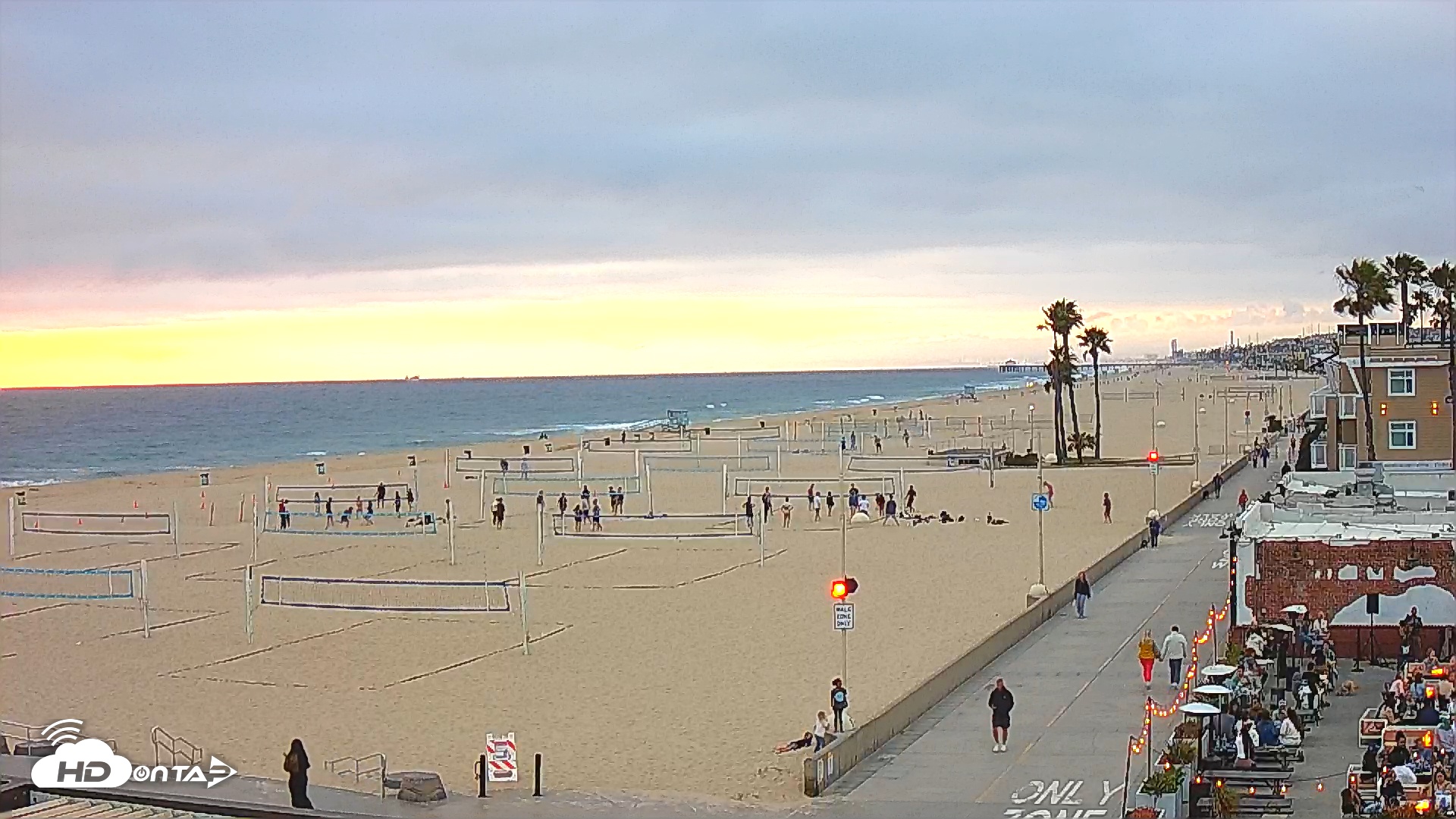 Snapshot of Hermosa Beach North Live Webcam taken Jun 5, 2025, 7:48pm PDT
