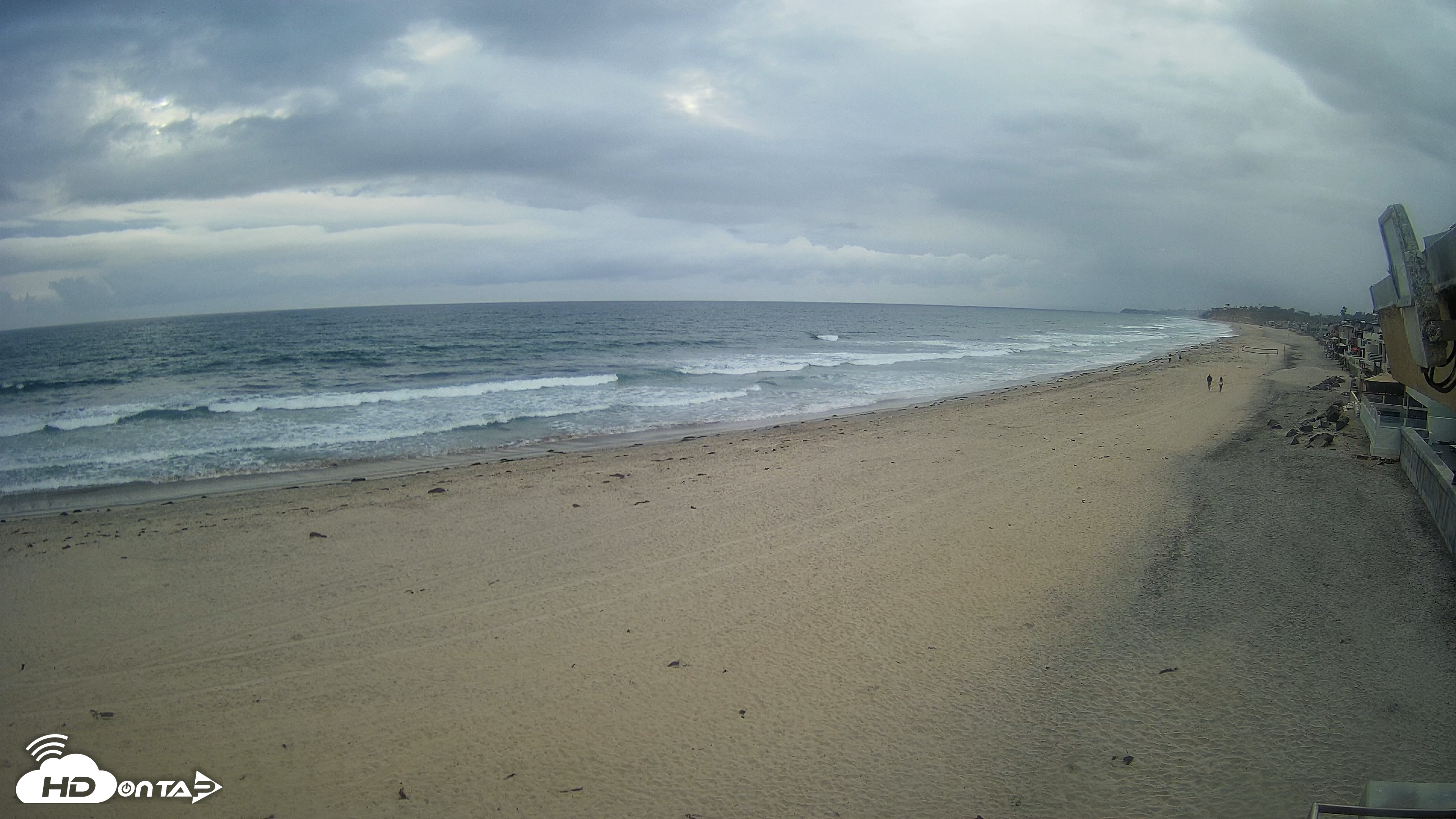 Snapshot of 17th St. Del Mar Beach - 4K NW View Live Cam taken Apr 25, 2026, 6:14pm PDT