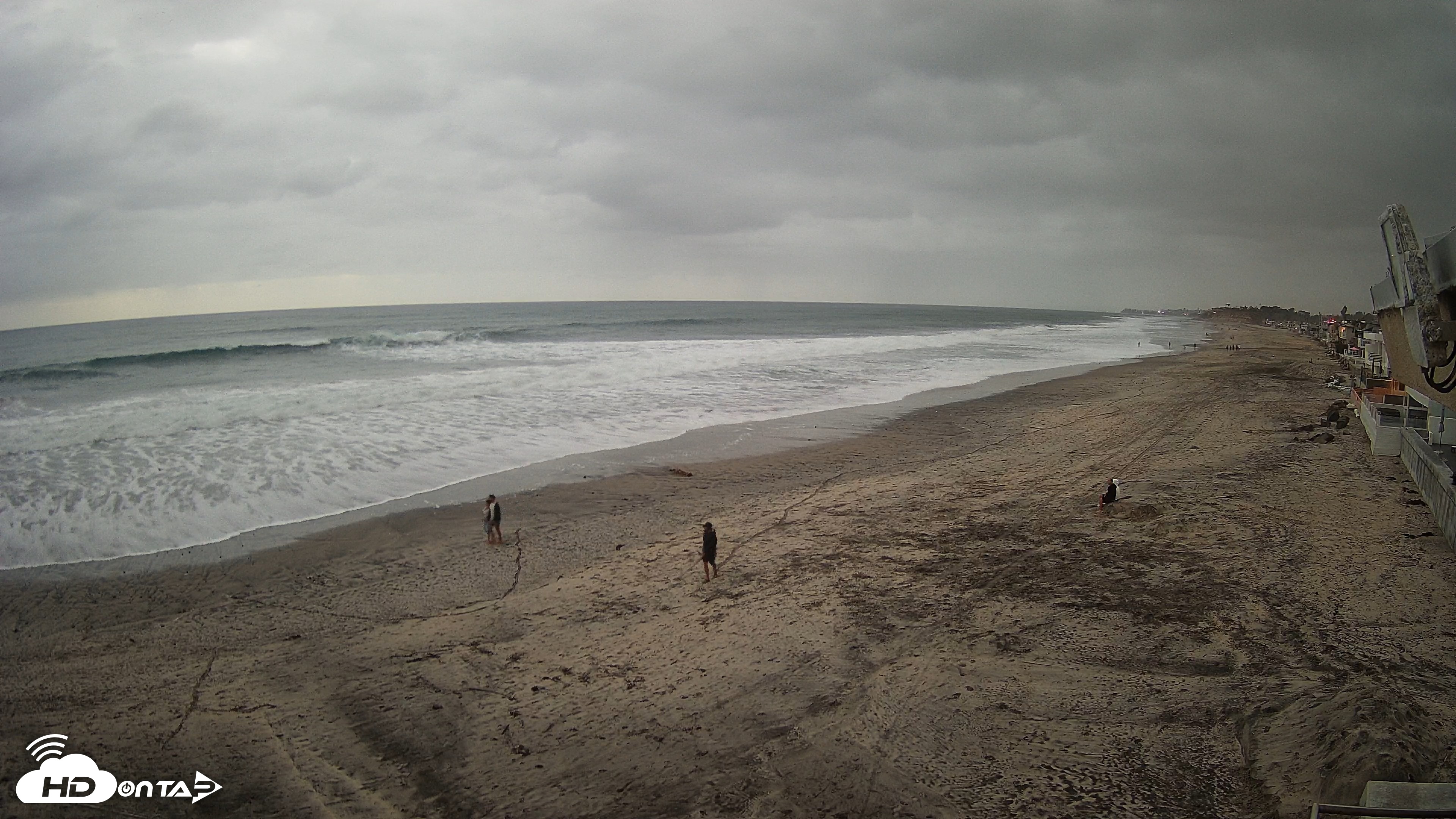 Snapshot of 17th St. Del Mar Beach - 4K NW View Live Cam taken Oct 11, 2026, 6:33pm PDT