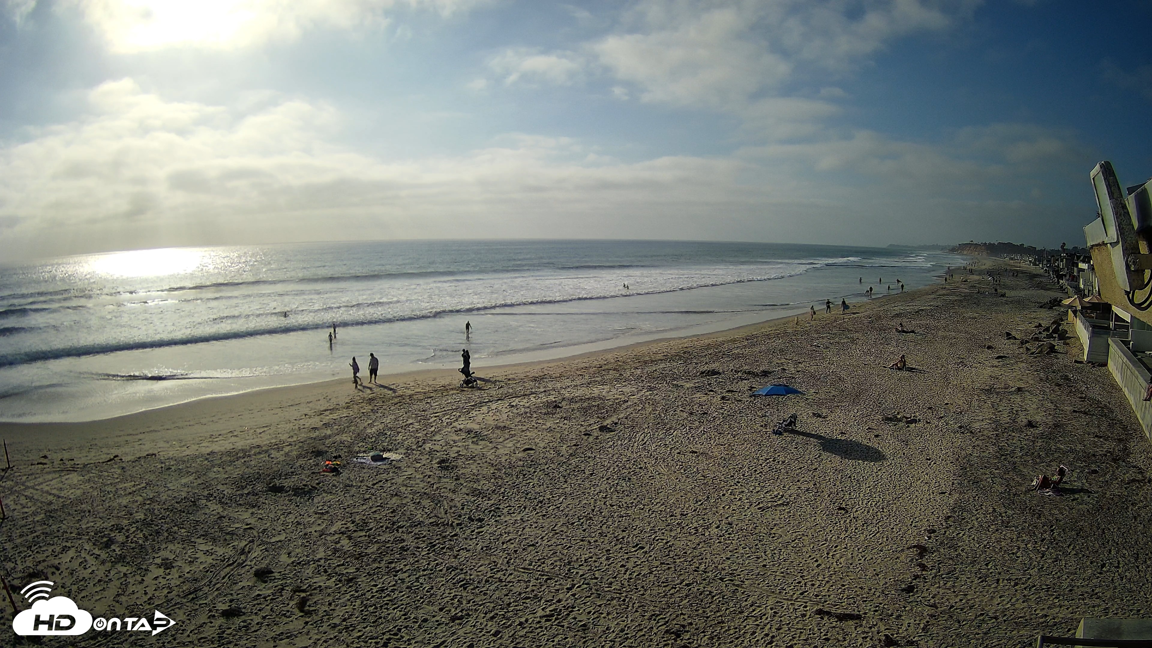 Snapshot of 17th St. Del Mar Beach - 4K NW View Live Cam taken May 21, 2026, 6:07pm PDT