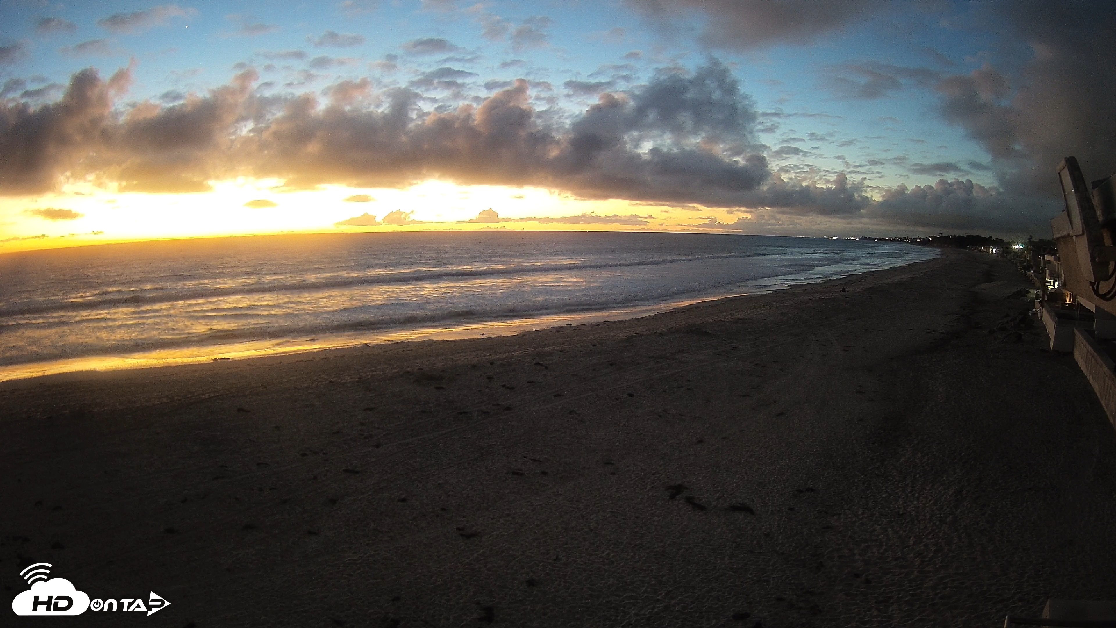 Snapshot of 17th St. Del Mar Beach - 4K NW View Live Cam taken Apr 21, 2026, 7:54pm PDT