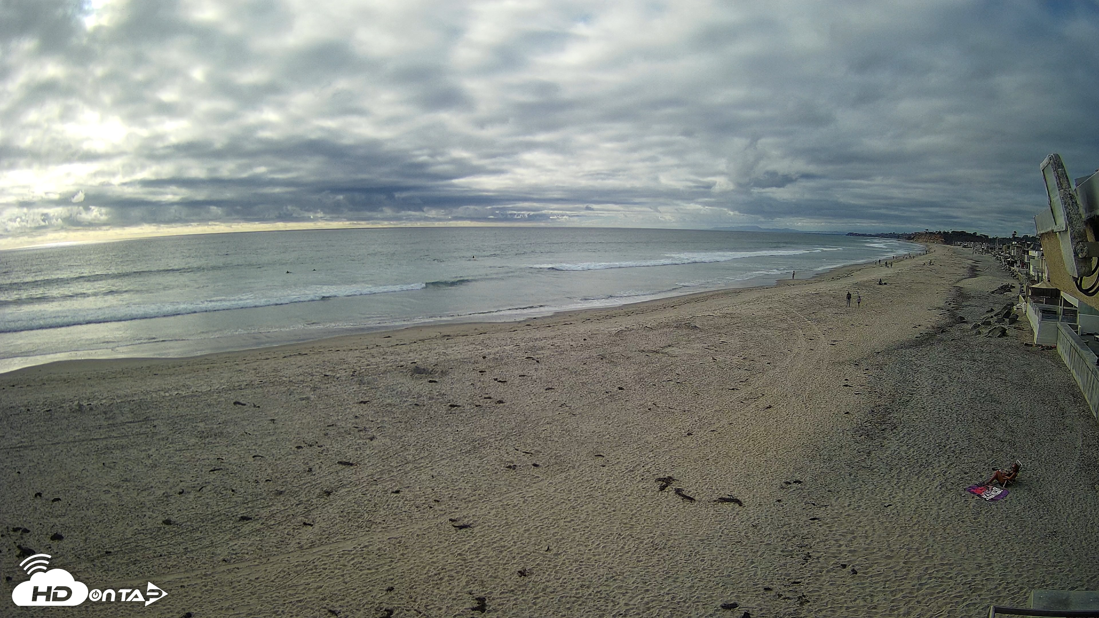 Snapshot of 17th St. Del Mar Beach - 4K NW View Live Cam taken Apr 21, 2026, 5:42pm PDT