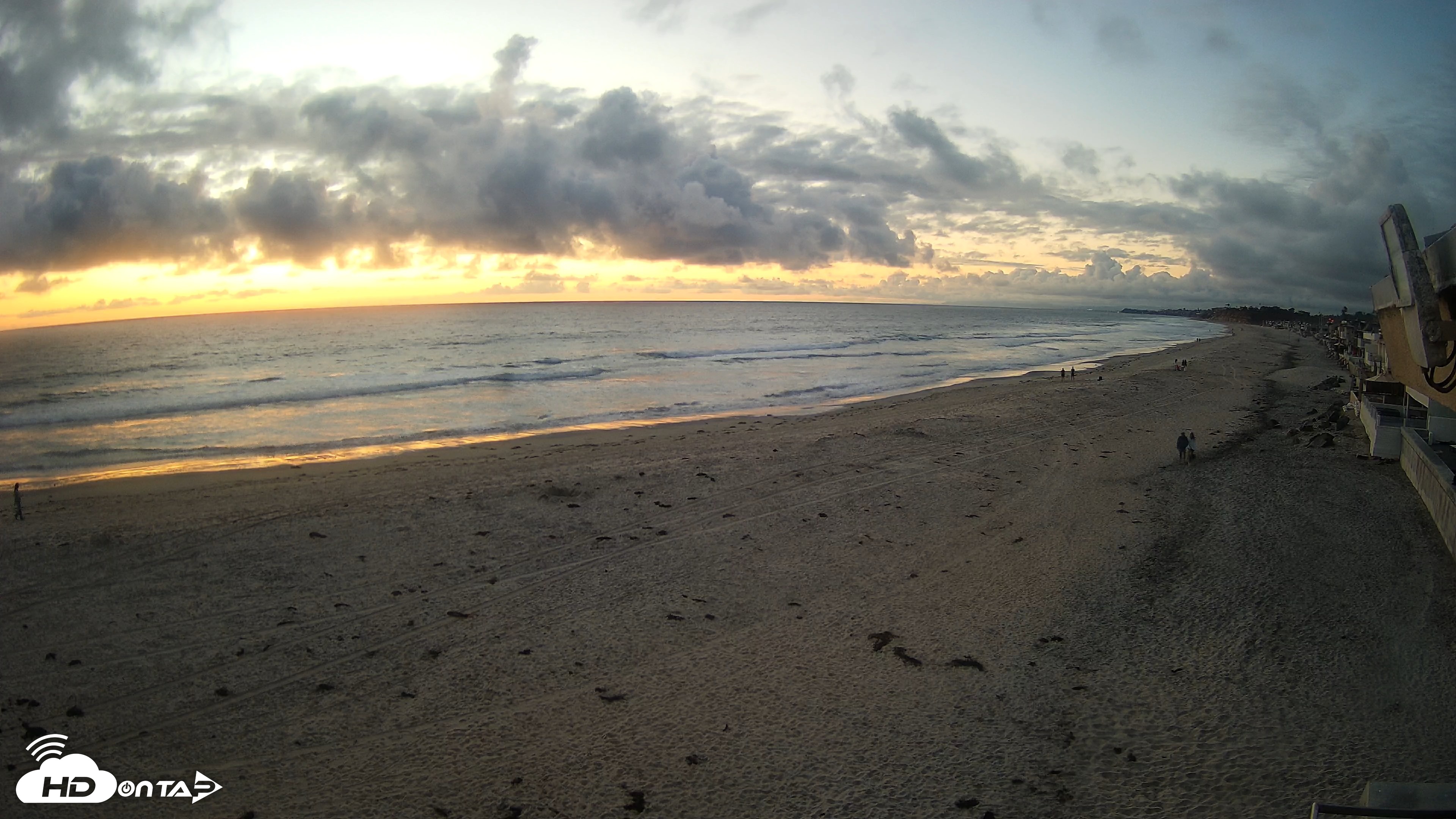 Snapshot of 17th St. Del Mar Beach - 4K NW View Live Cam taken Apr 21, 2026, 7:32pm PDT