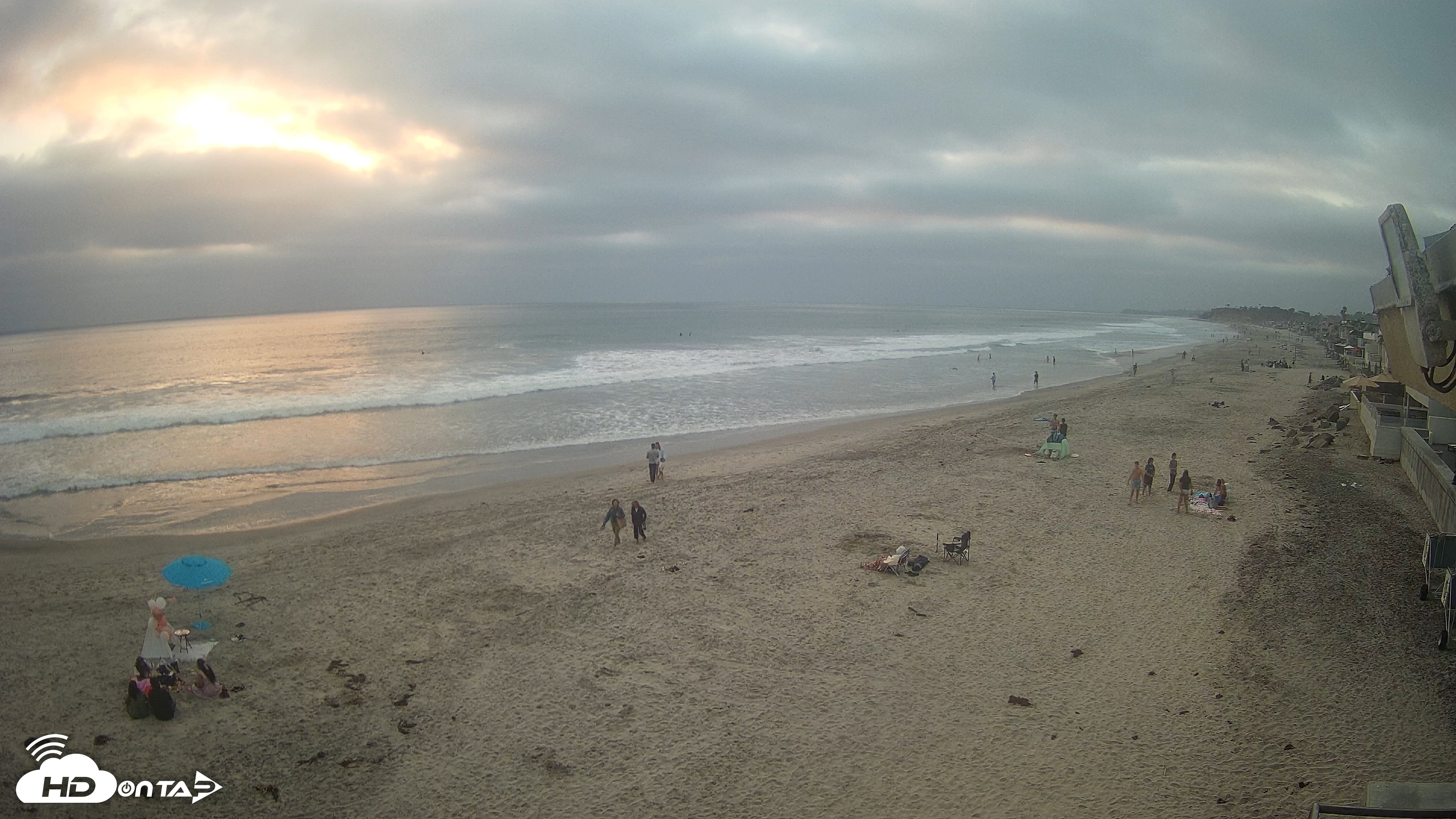 Snapshot of 17th St. Del Mar Beach - 4K NW View Live Cam taken Jun 4, 2026, 7:40pm PDT