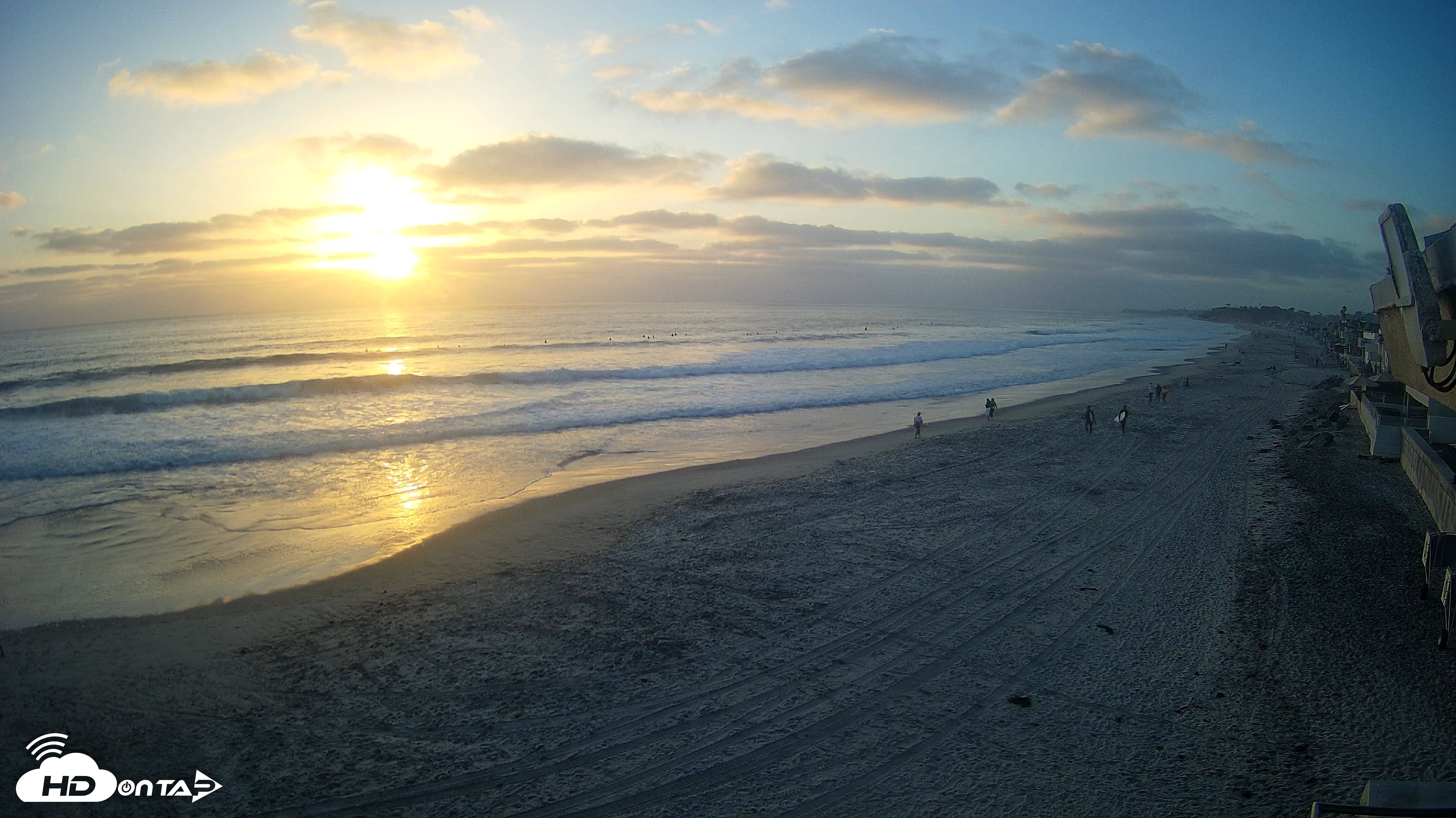 Snapshot of 17th St. Del Mar Beach - 4K NW View Live Cam taken Jun 1, 2026, 7:35pm PDT