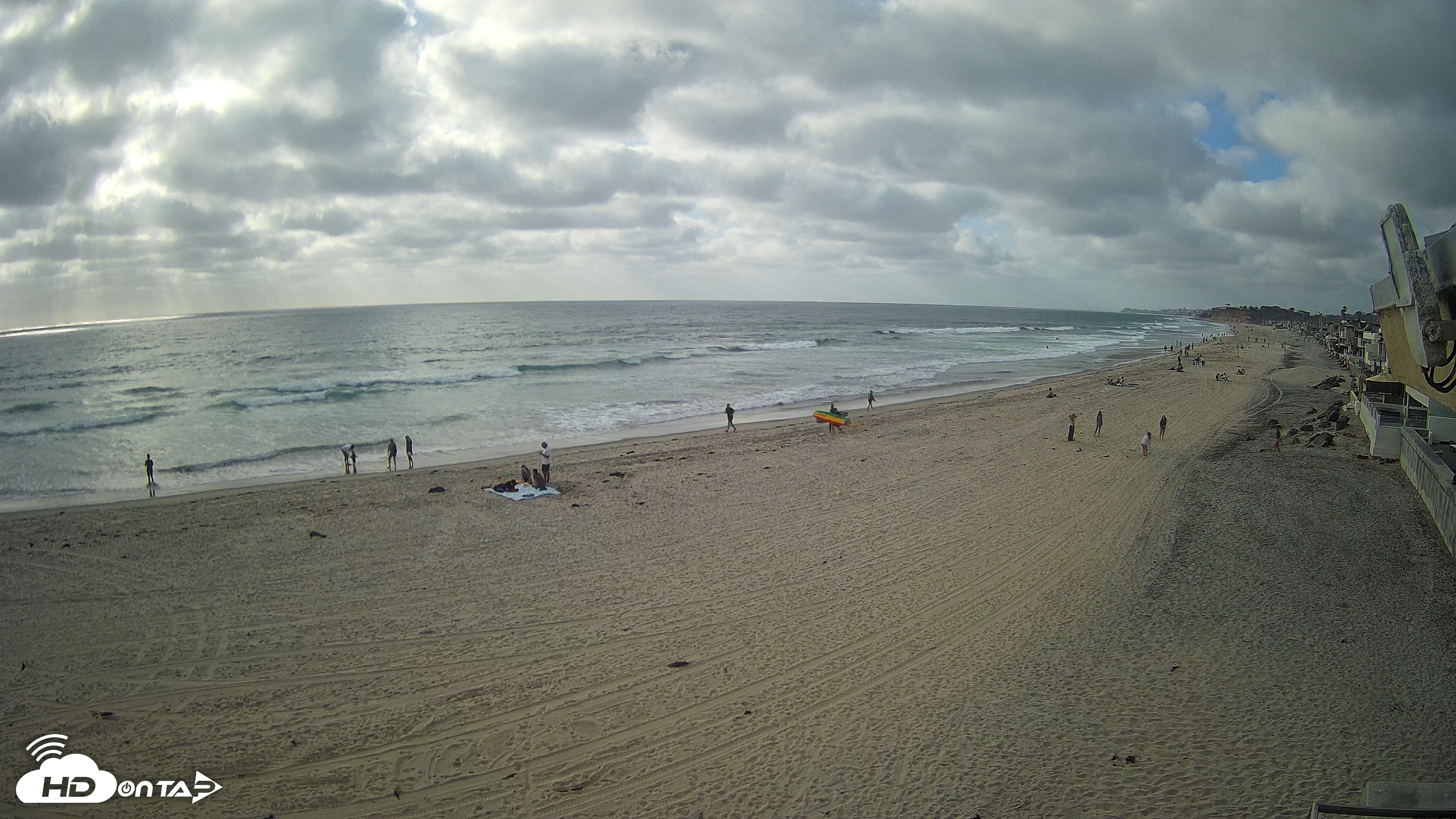 Snapshot of 17th St. Del Mar Beach - 4K NW View Live Cam taken Apr 24, 2026, 5:26pm PDT