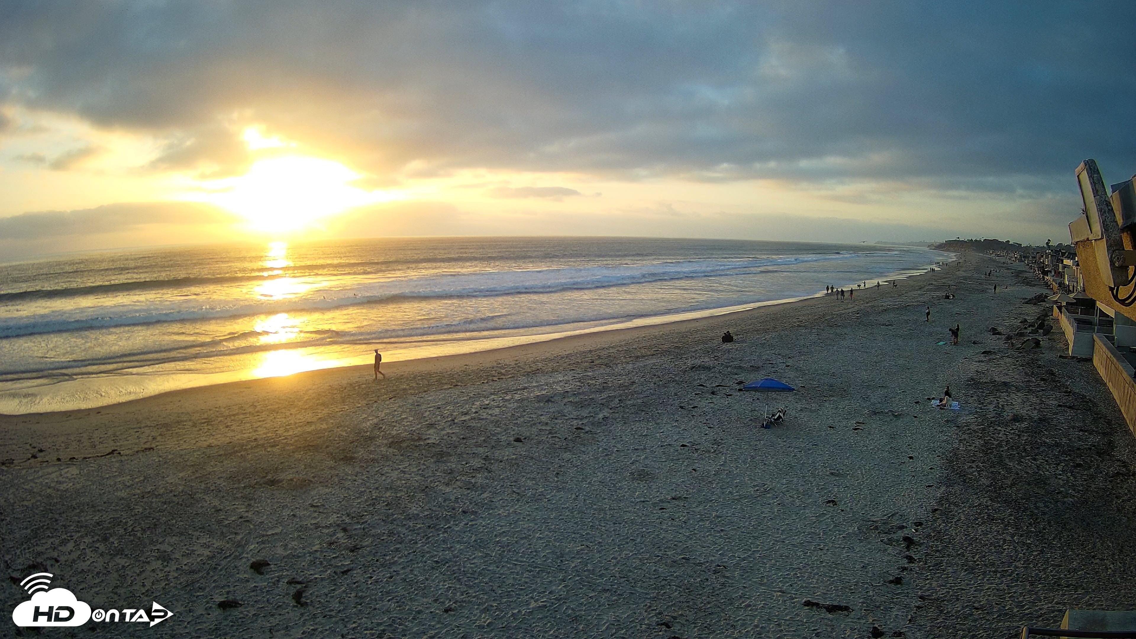 Snapshot of 17th St. Del Mar Beach - 4K NW View Live Cam taken May 21, 2026, 7:25pm PDT