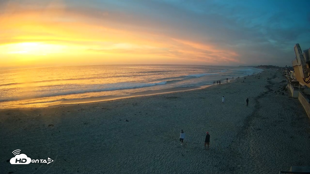 Snapshot of 17th St. Del Mar Beach - 4K NW View Live Cam taken Mar 27, 2026, 7:11pm PDT