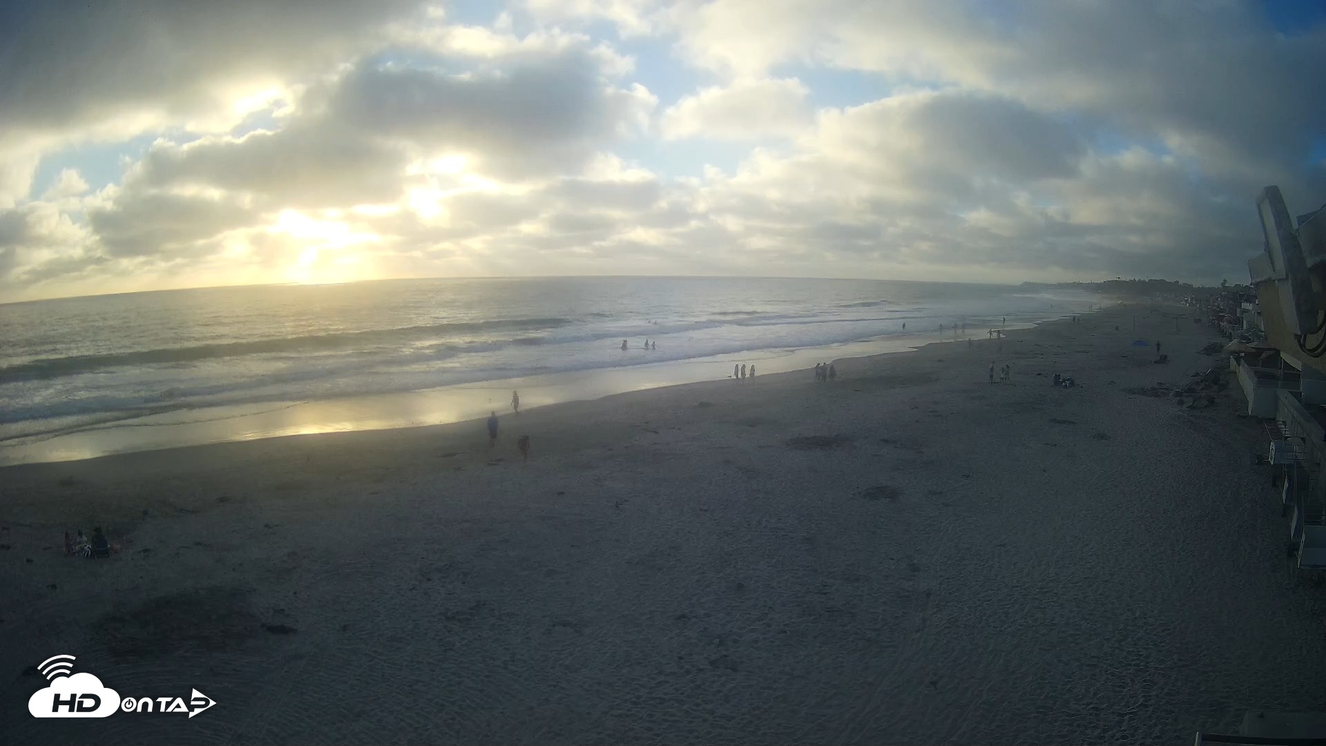 Snapshot of 17th St. Del Mar Beach - 4K NW View Live Cam taken Jul 5, 2026, 7:17pm PDT