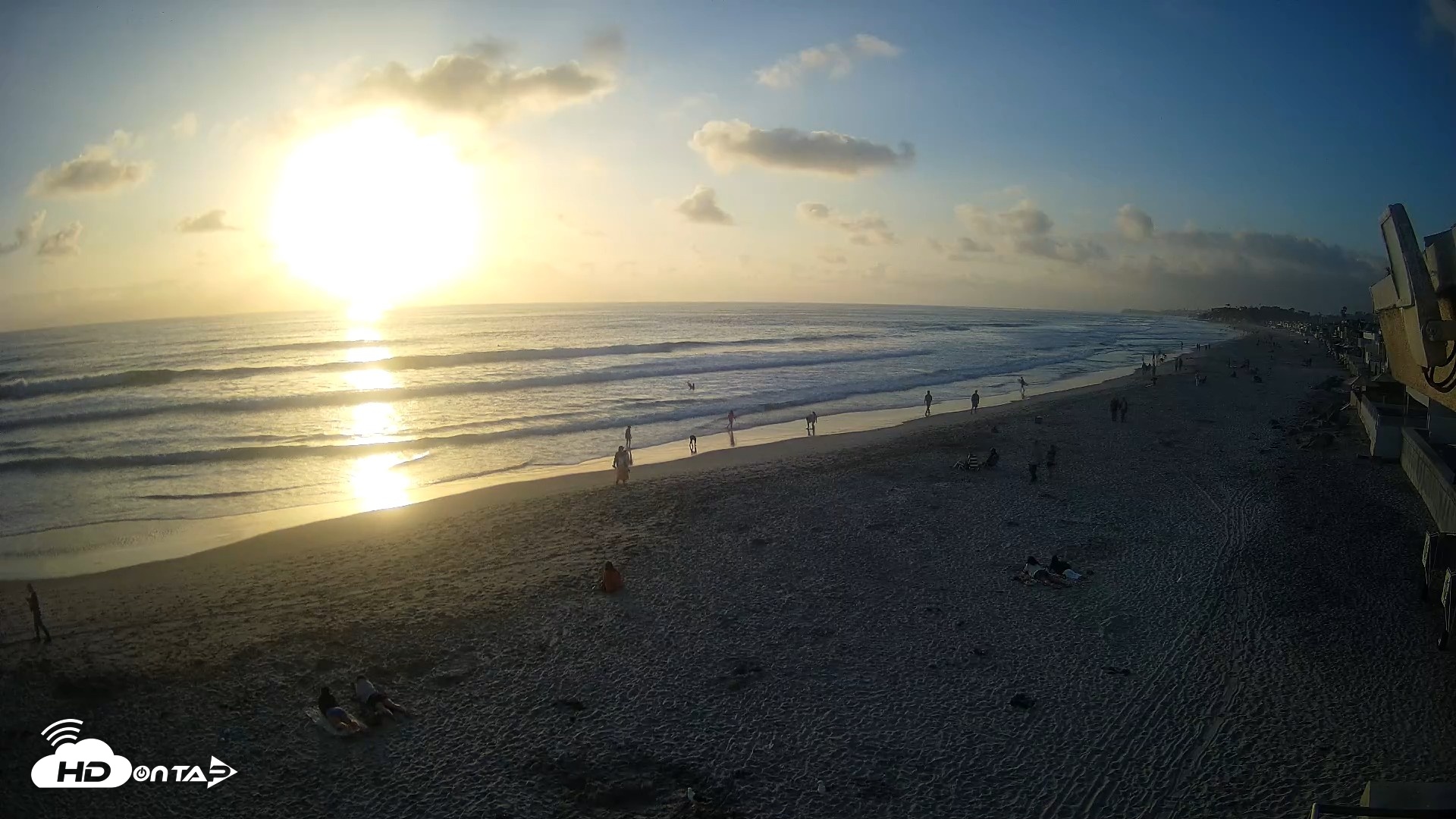 Snapshot of 17th St. Del Mar Beach - 4K NW View Live Cam taken Jun 7, 2026, 7:23pm PDT