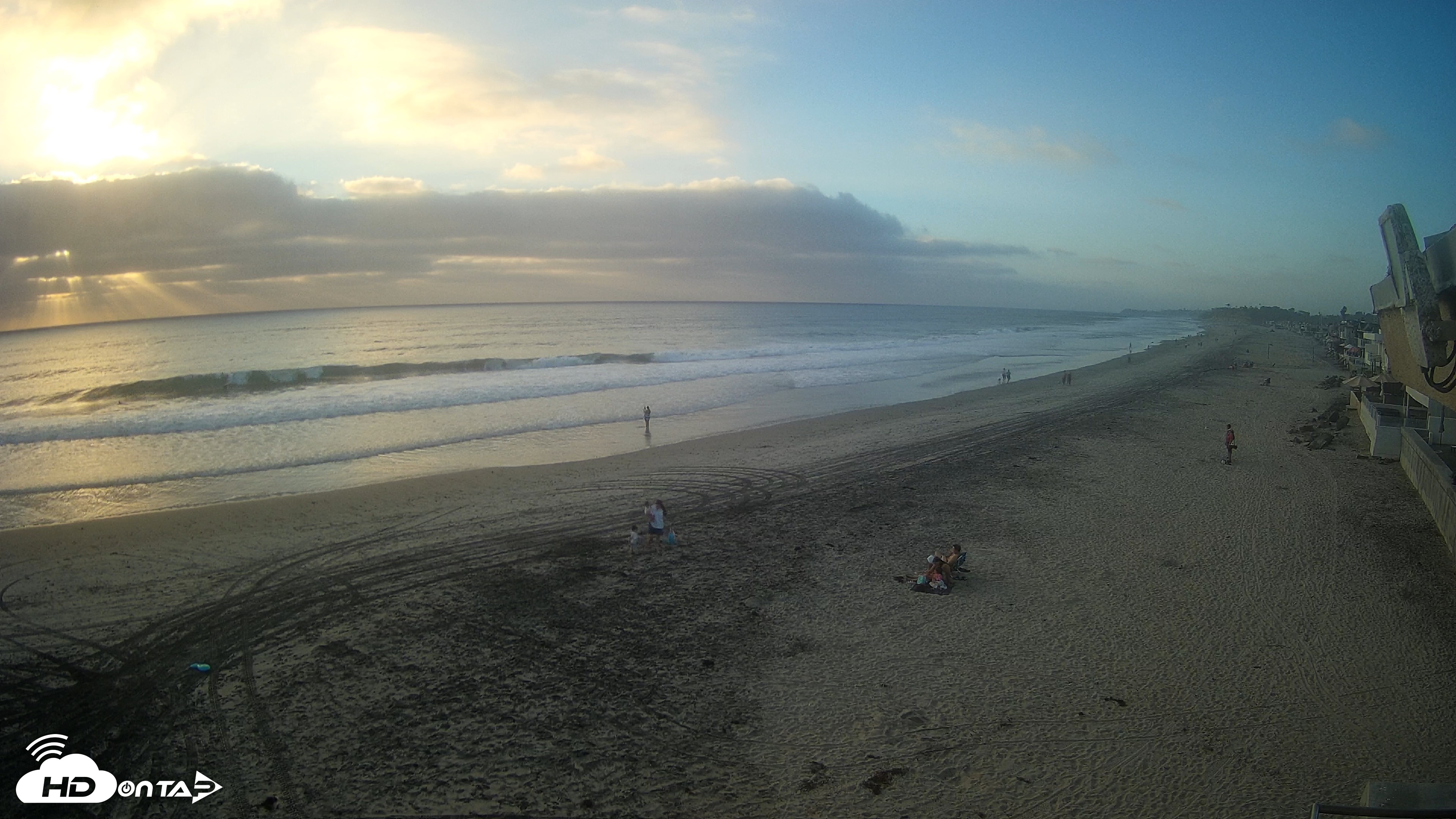 Snapshot of 17th St. Del Mar Beach - 4K NW View Live Cam taken Sep 14, 2026, 6:26pm PDT