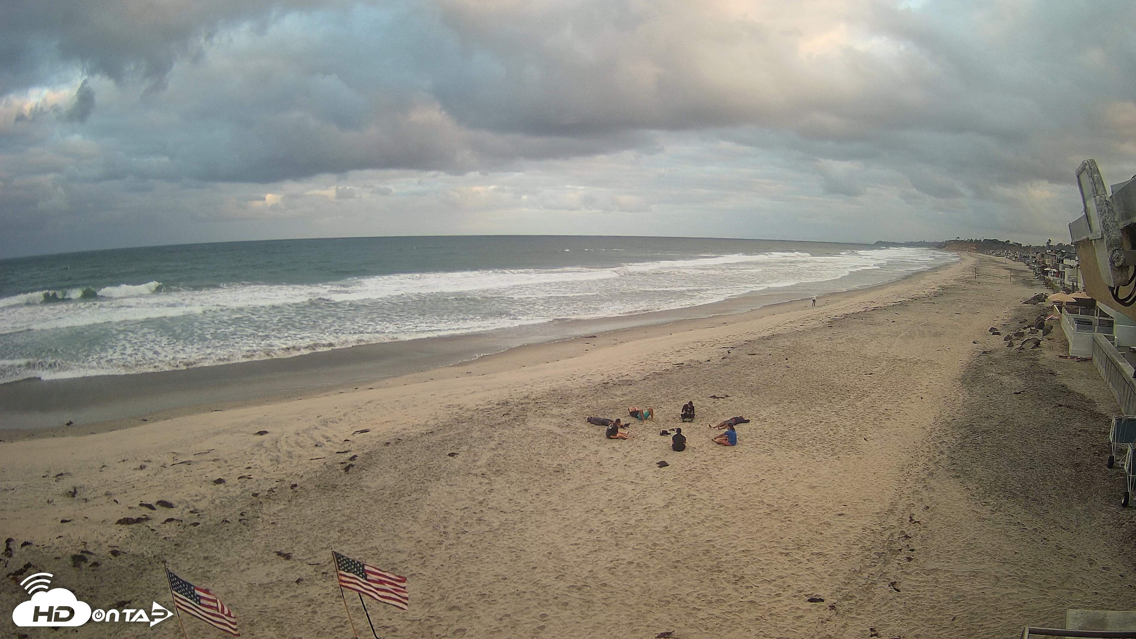 Snapshot of 17th St. Del Mar Beach - 4K NW View Live Cam taken May 27, 2026, 6:06am PDT