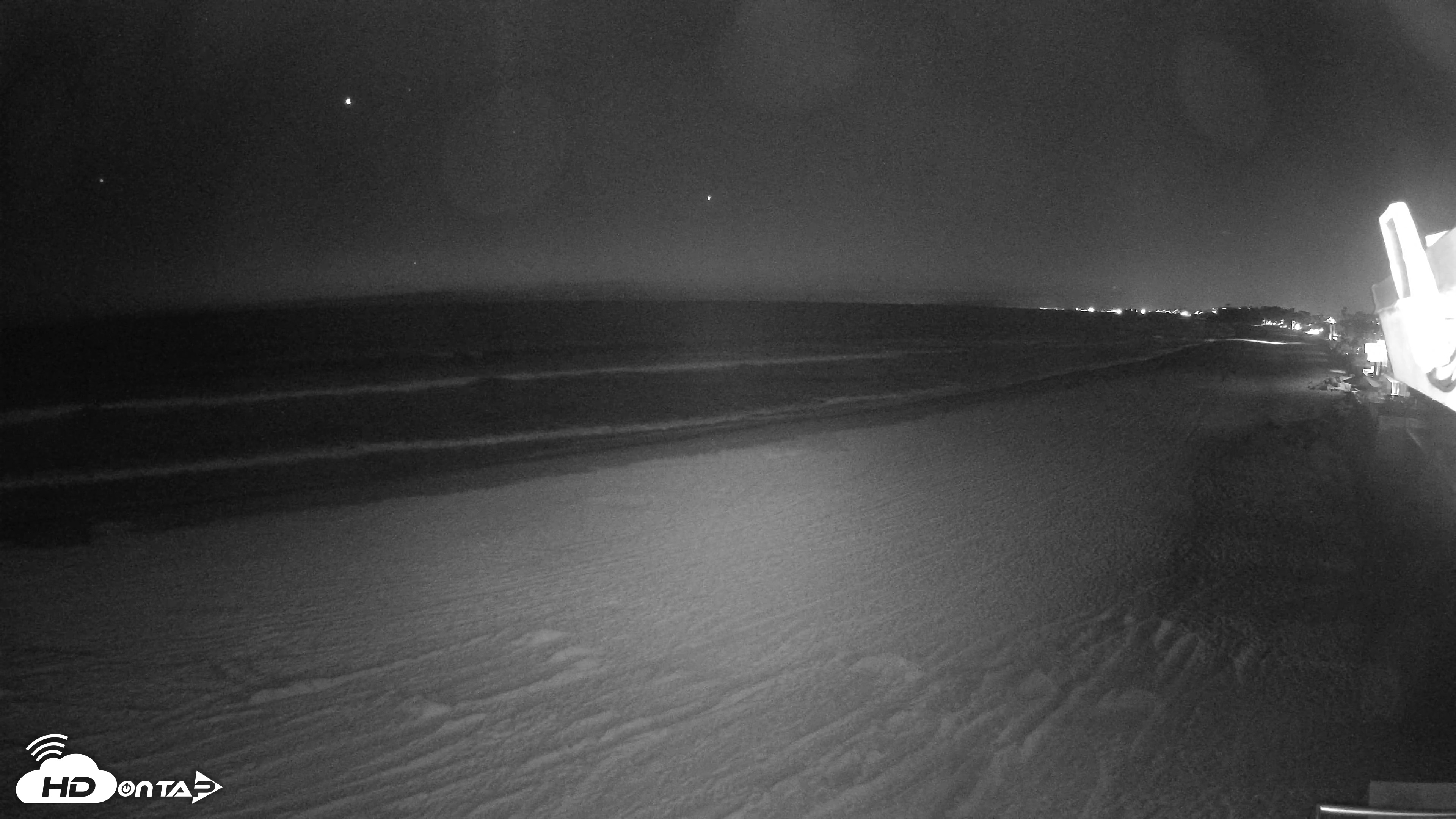 Snapshot of 17th St. Del Mar Beach - 4K NW View Live Cam taken May 13, 2026, 8:56pm PDT