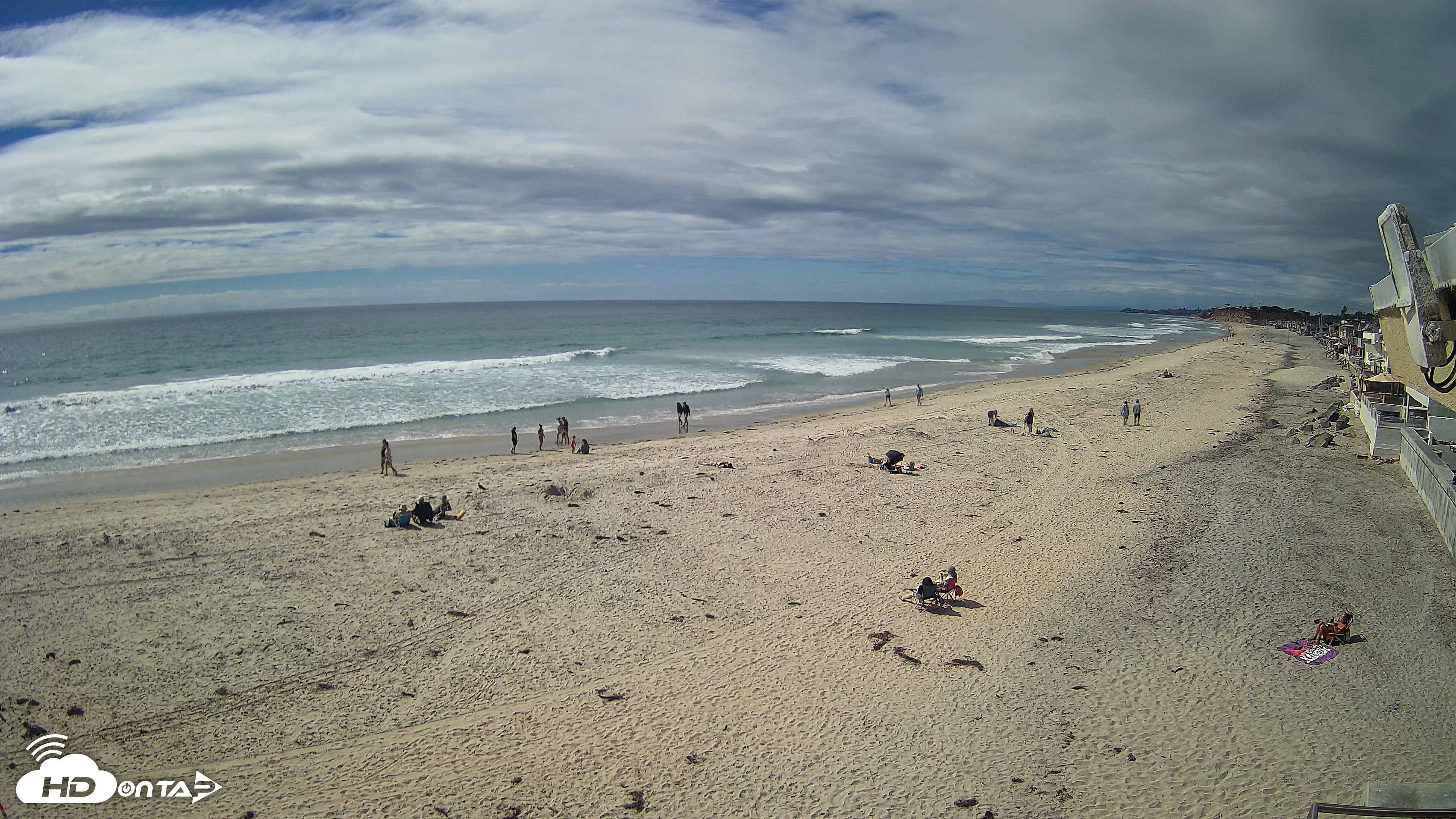 Snapshot of 17th St. Del Mar Beach - 4K NW View Live Cam taken Apr 21, 2026, 3:38pm PDT