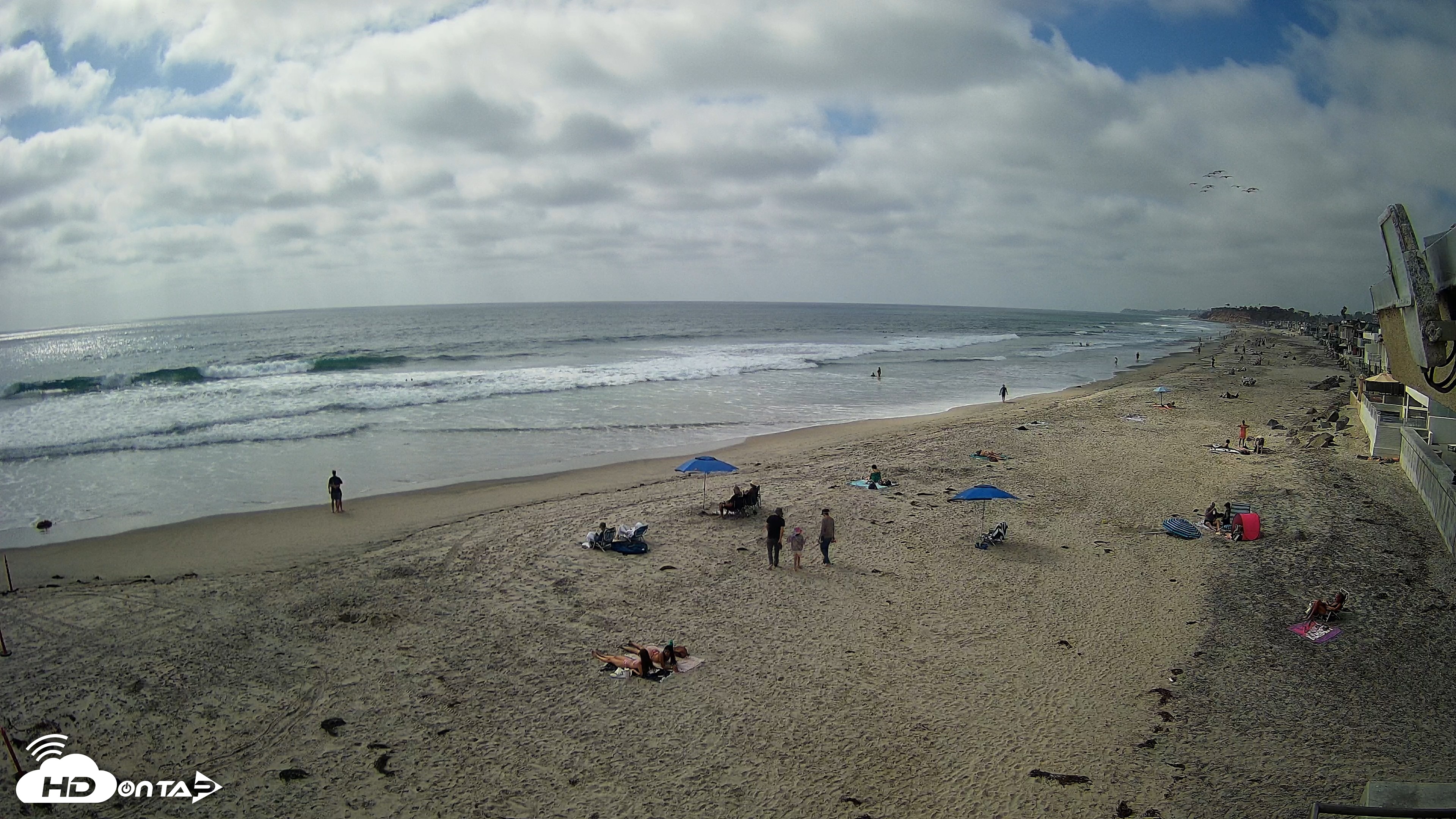 Snapshot of 17th St. Del Mar Beach - 4K NW View Live Cam taken May 21, 2026, 4:10pm PDT