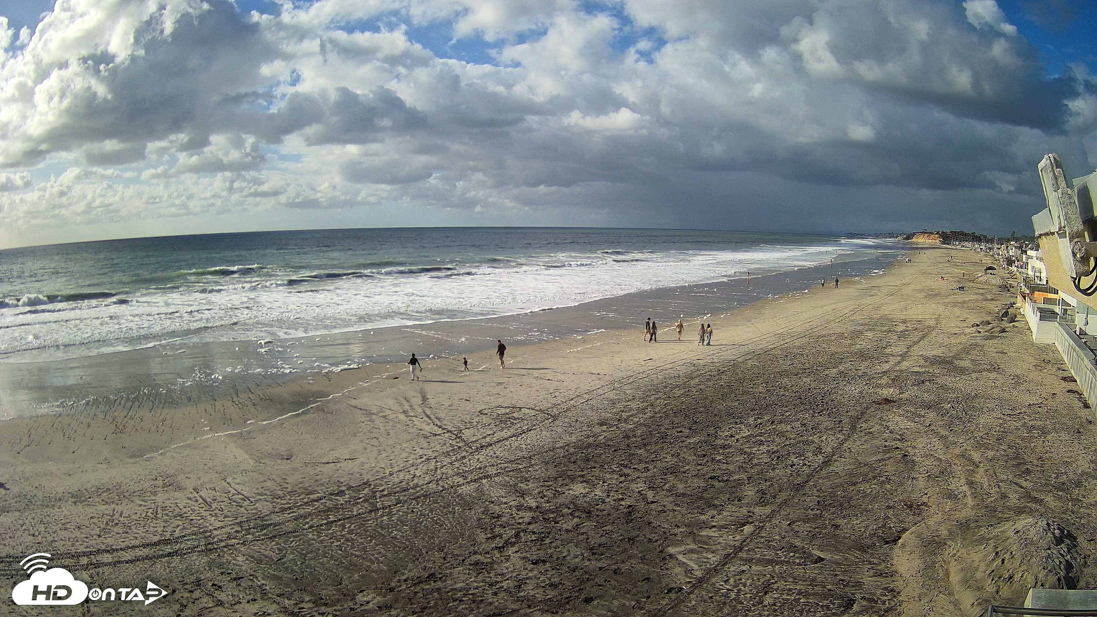 Snapshot of 17th St. Del Mar Beach - 4K NW View Live Cam taken Oct 12, 2026, 4:14pm PDT