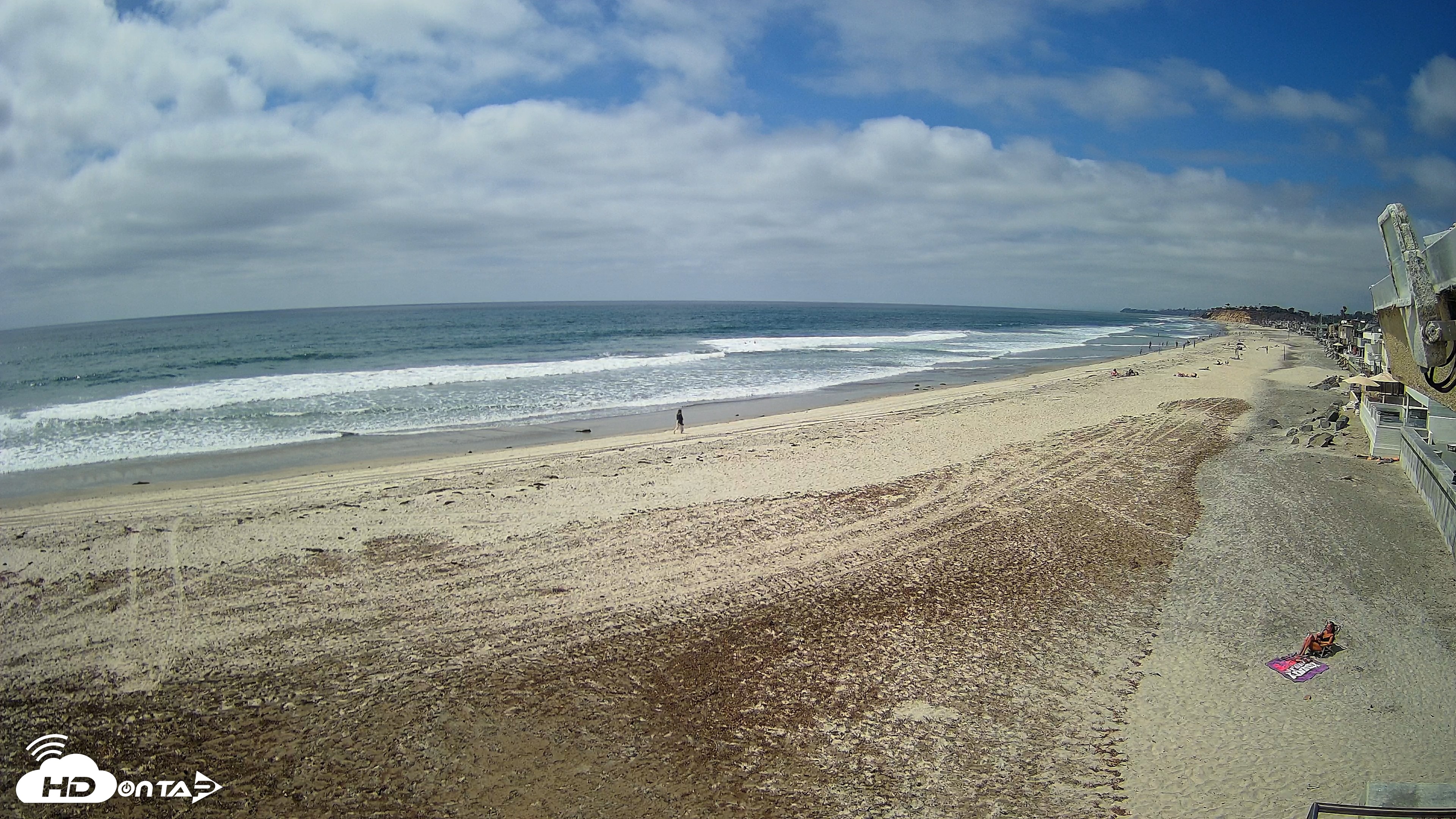 Snapshot of 17th St. Del Mar Beach - 4K NW View Live Cam taken May 7, 2026, 2:42pm PDT