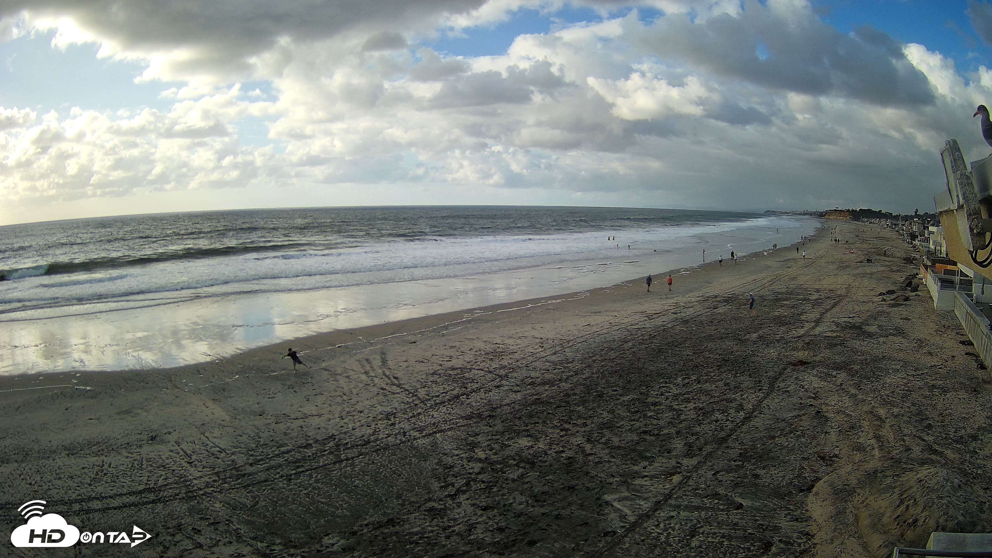 Snapshot of 17th St. Del Mar Beach - 4K NW View Live Cam taken Oct 12, 2026, 4:31pm PDT