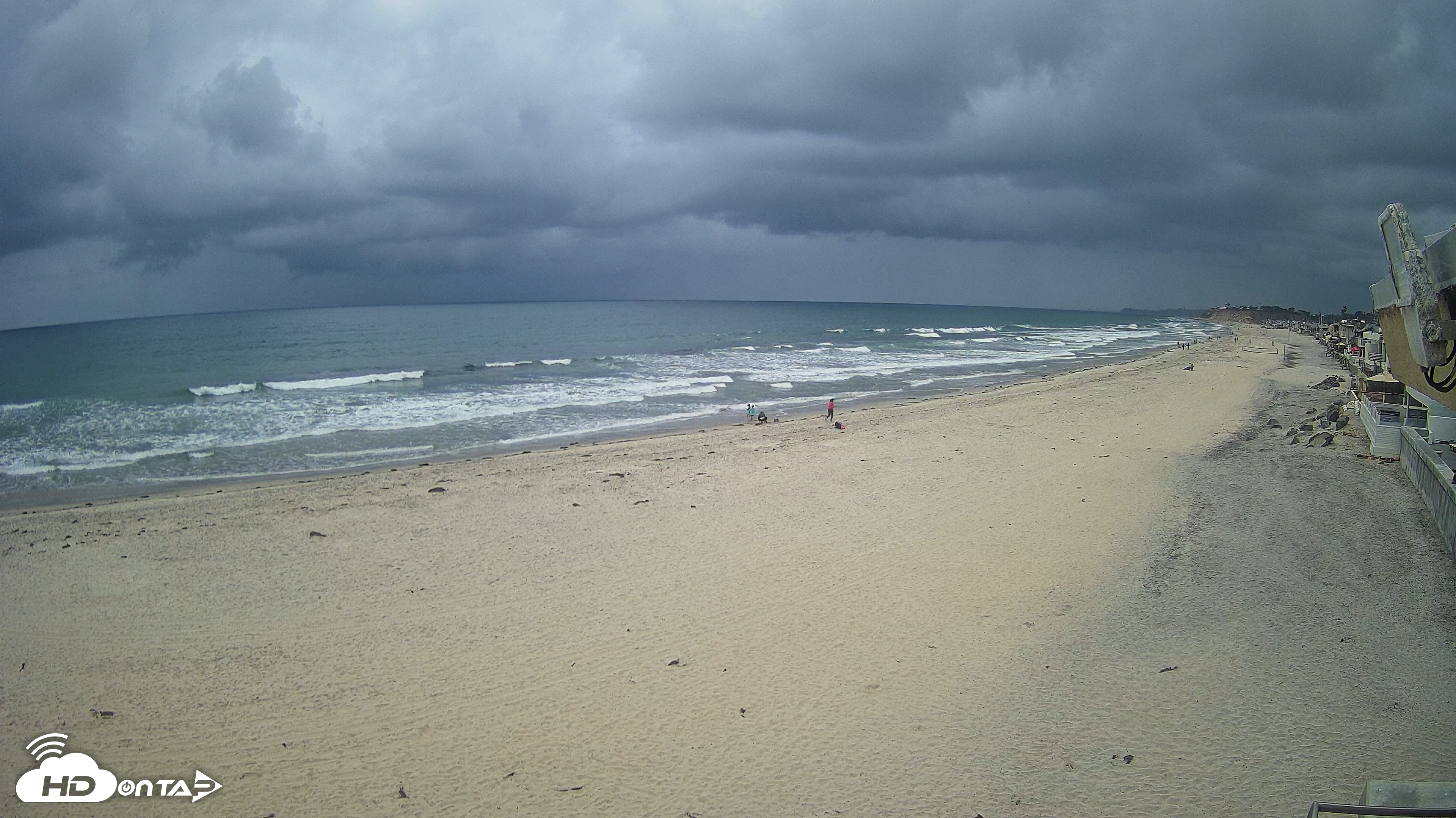Snapshot of 17th St. Del Mar Beach - 4K NW View Live Cam taken Apr 25, 2026, 4:56pm PDT