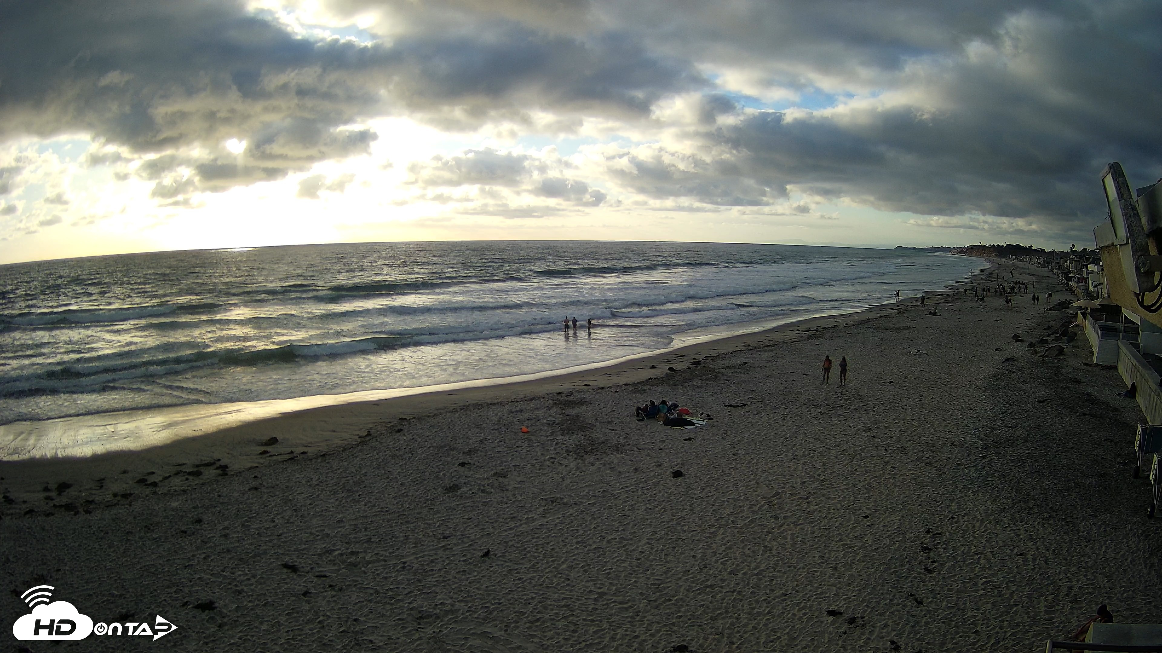 Snapshot of 17th St. Del Mar Beach - 4K NW View Live Cam taken May 25, 2026, 6:47pm PDT