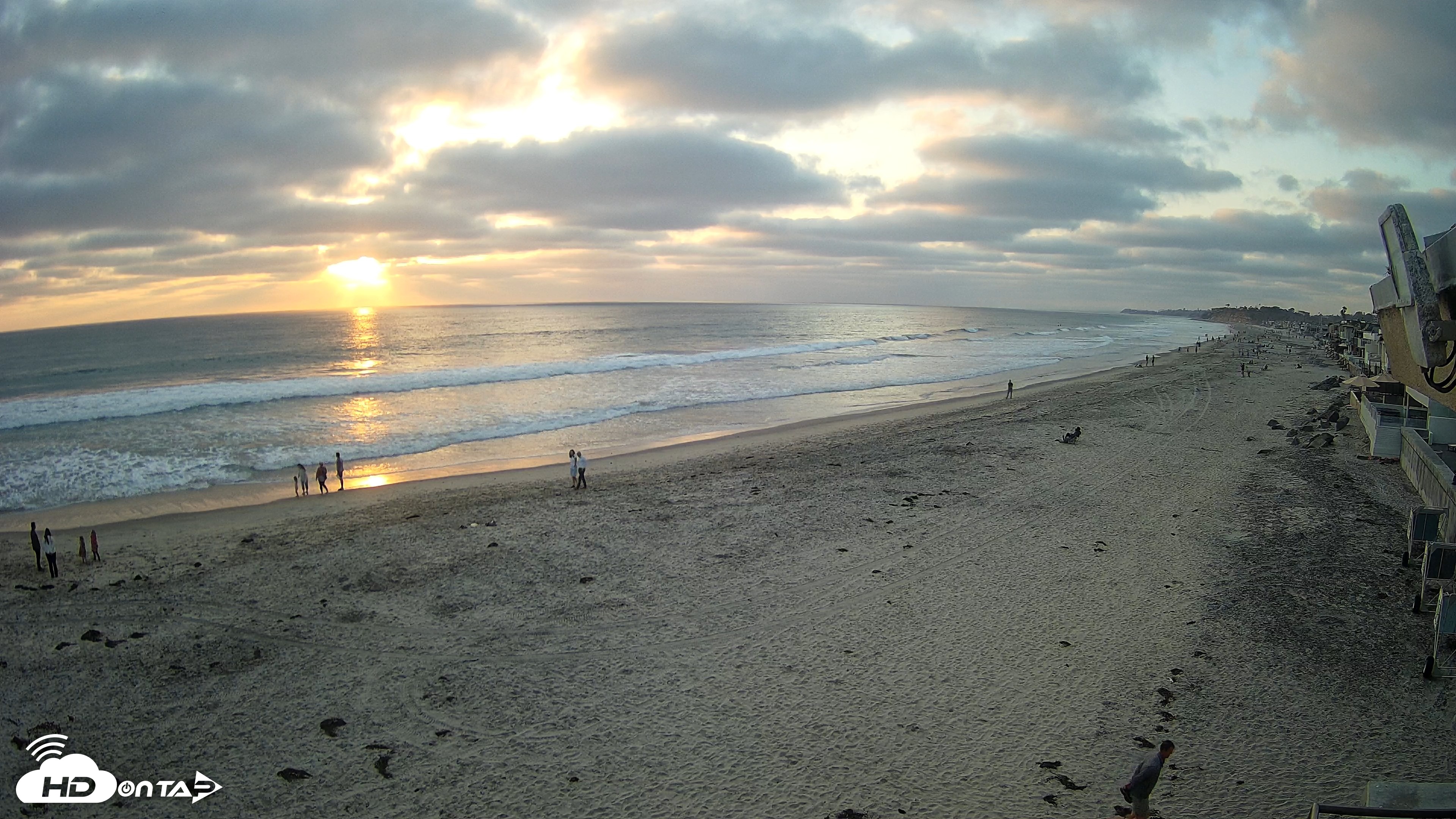 Snapshot of 17th St. Del Mar Beach - 4K NW View Live Cam taken May 22, 2026, 7:28pm PDT