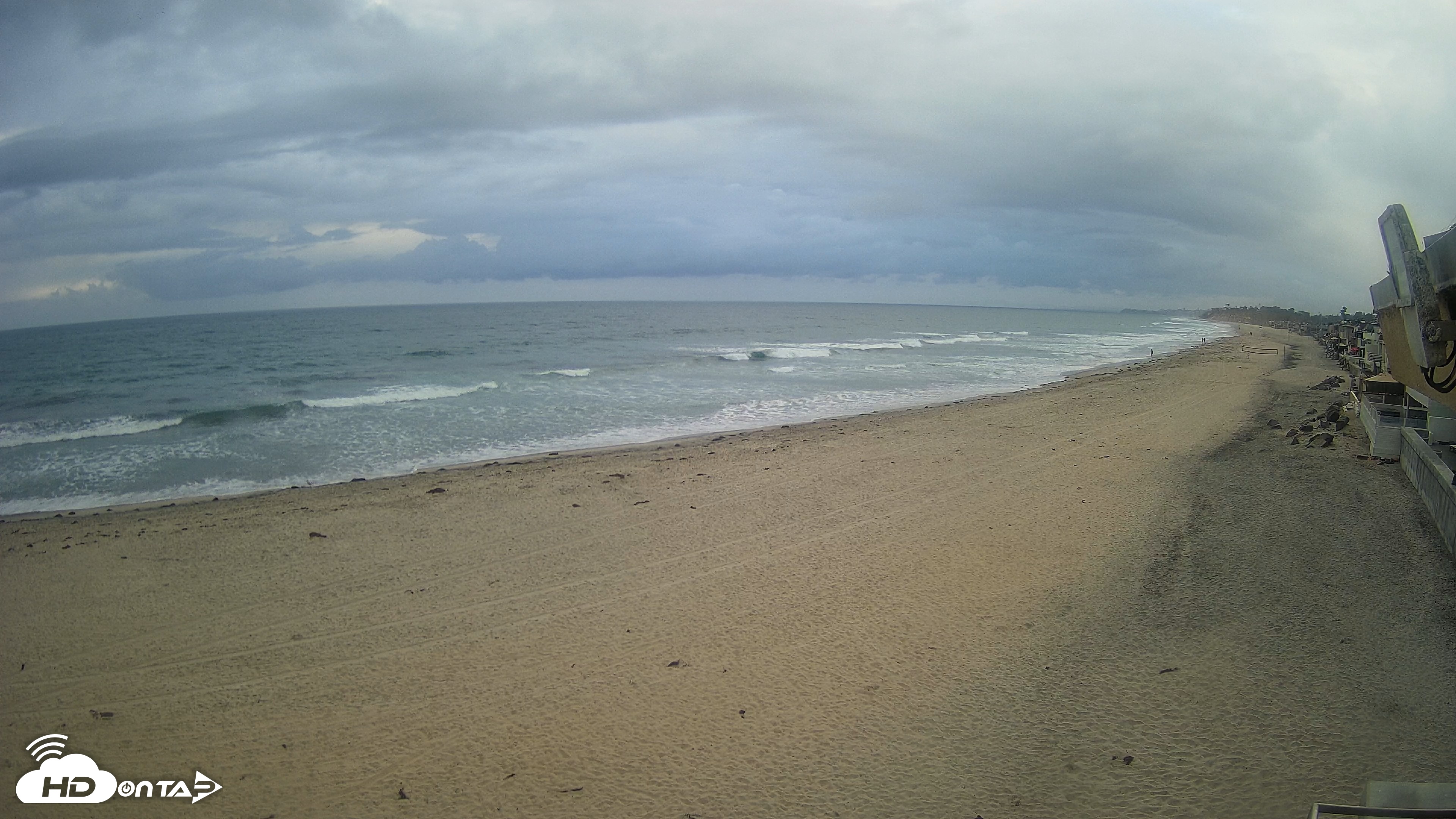 Snapshot of 17th St. Del Mar Beach - 4K NW View Live Cam taken Apr 25, 2026, 6:27pm PDT