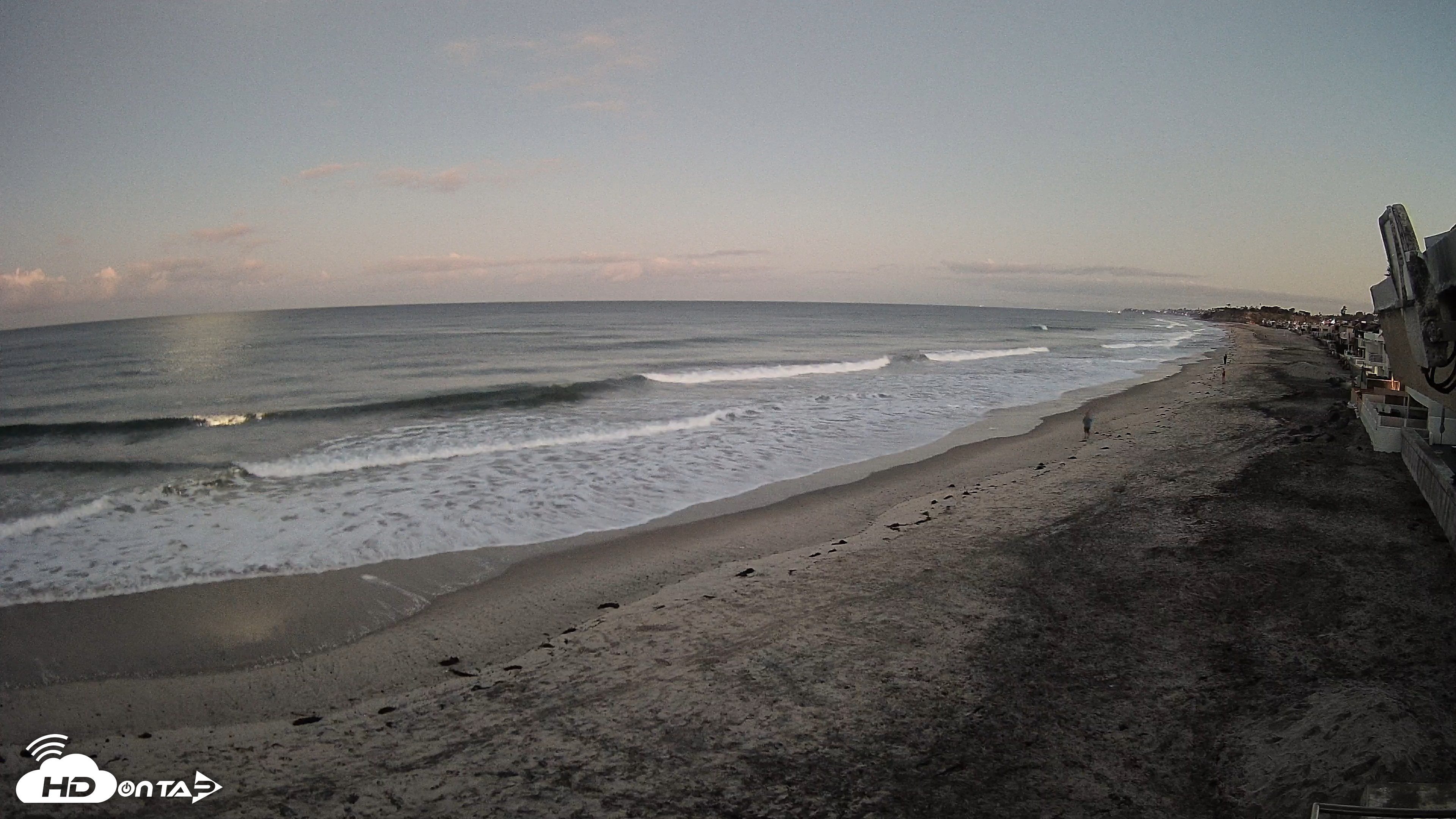 Snapshot of 17th St. Del Mar Beach - 4K NW View Live Cam taken Oct 27, 2026, 6:41am PDT