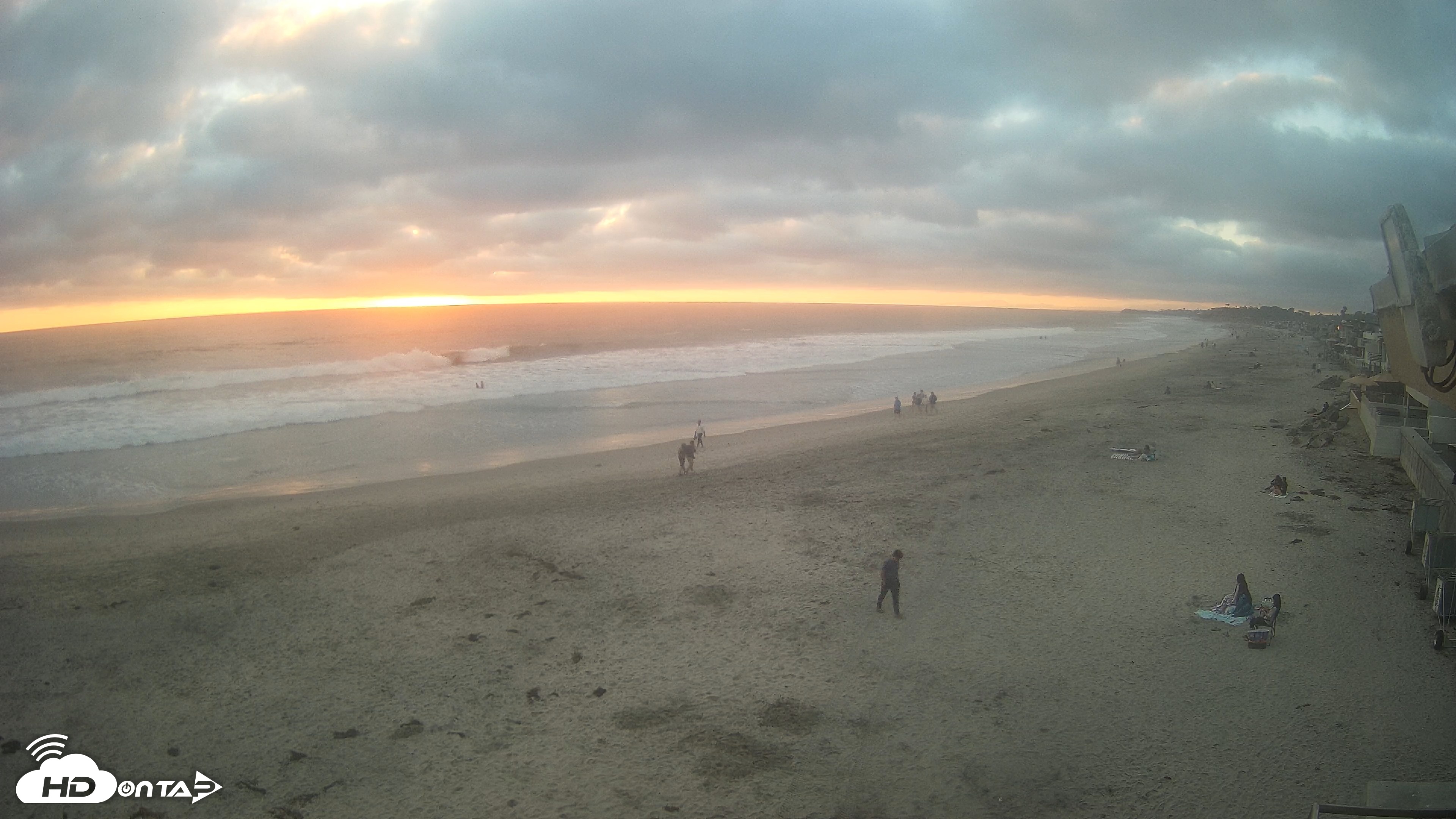Snapshot of 17th St. Del Mar Beach - 4K NW View Live Cam taken Jun 19, 2026, 7:46pm PDT