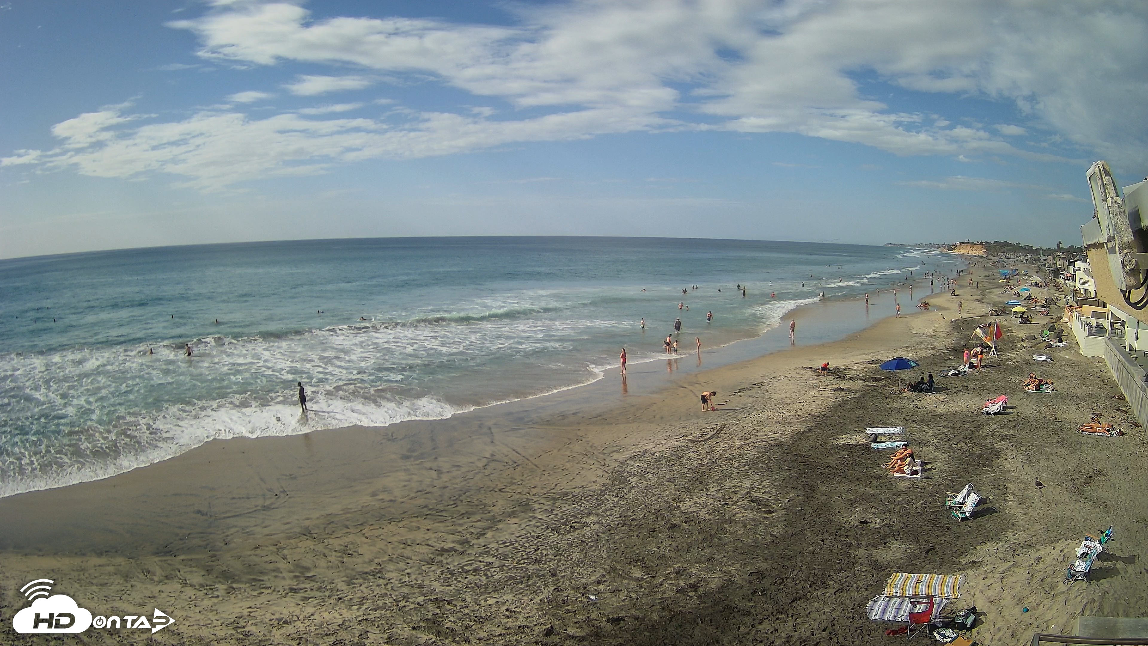 Snapshot of 17th St. Del Mar Beach - 4K NW View Live Cam taken Oct 17, 2026, 3:18pm PDT