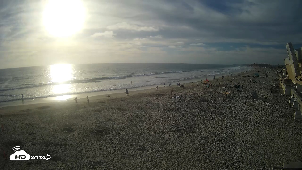 Snapshot of 17th St. Del Mar Beach - 4K NW View Live Cam taken Jul 3, 2026, 6:41pm PDT