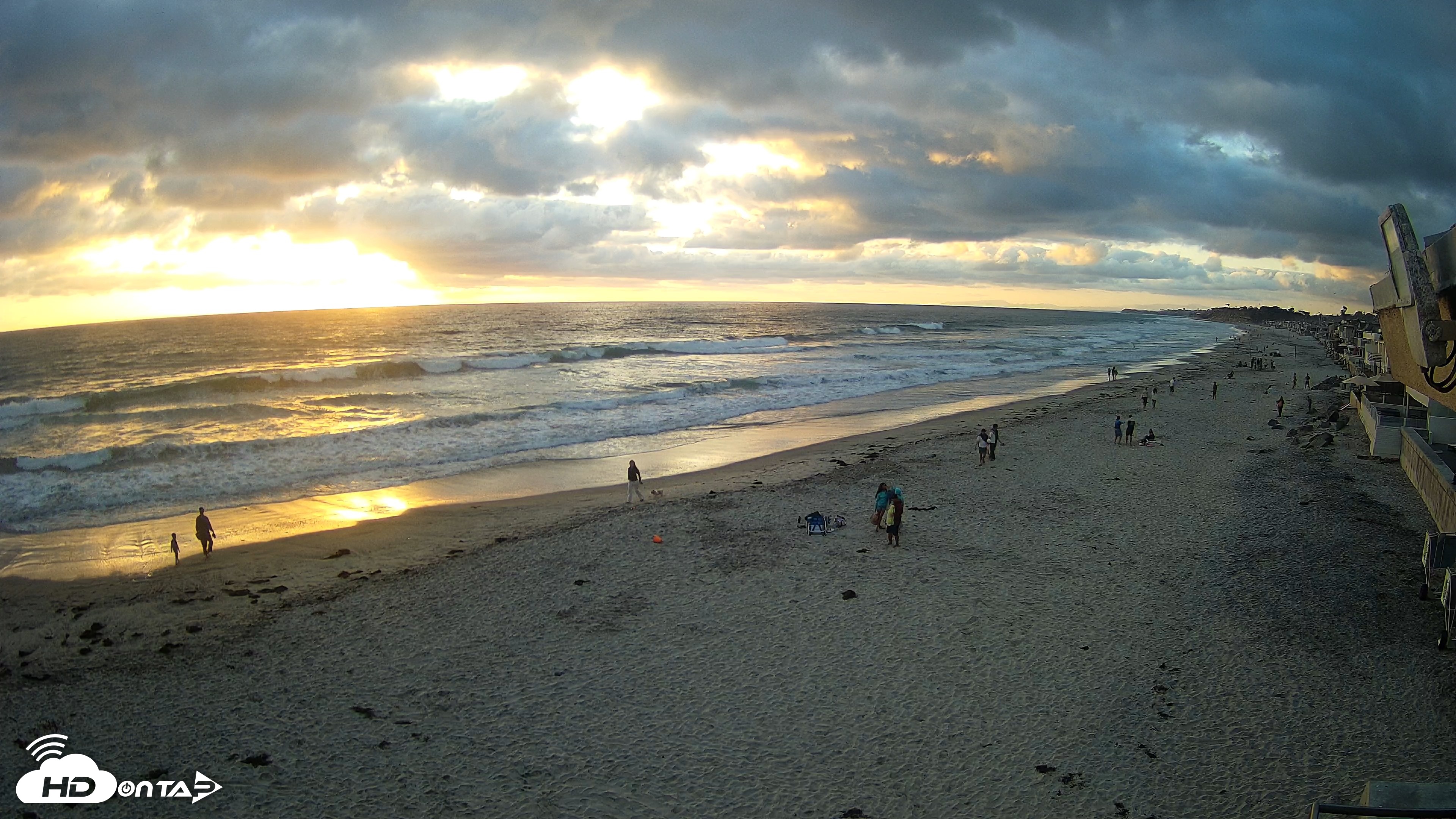 Snapshot of 17th St. Del Mar Beach - 4K NW View Live Cam taken May 25, 2026, 7:33pm PDT