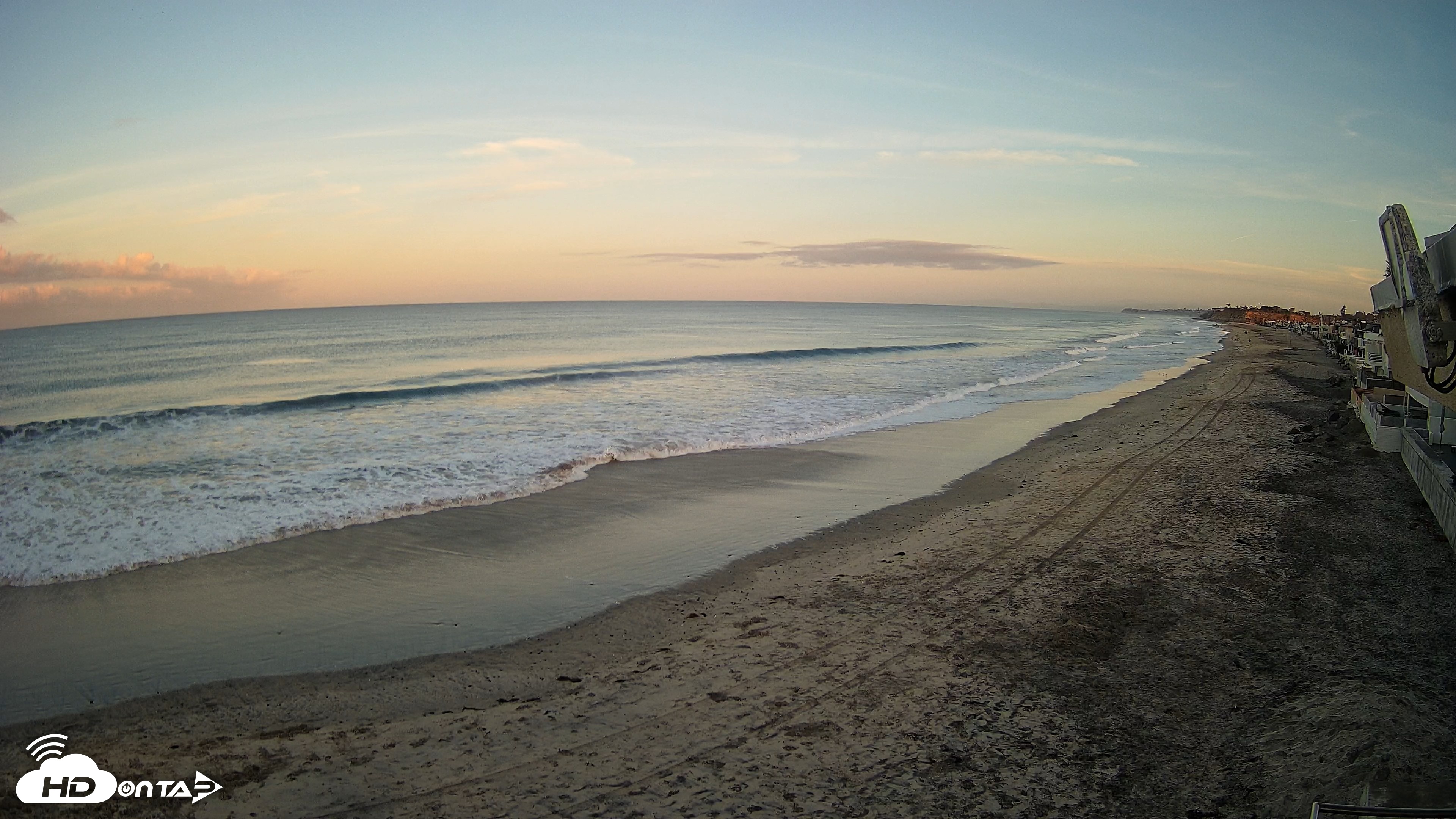 Snapshot of 17th St. Del Mar Beach - 4K NW View Live Cam taken Oct 28, 2026, 7:15am PDT