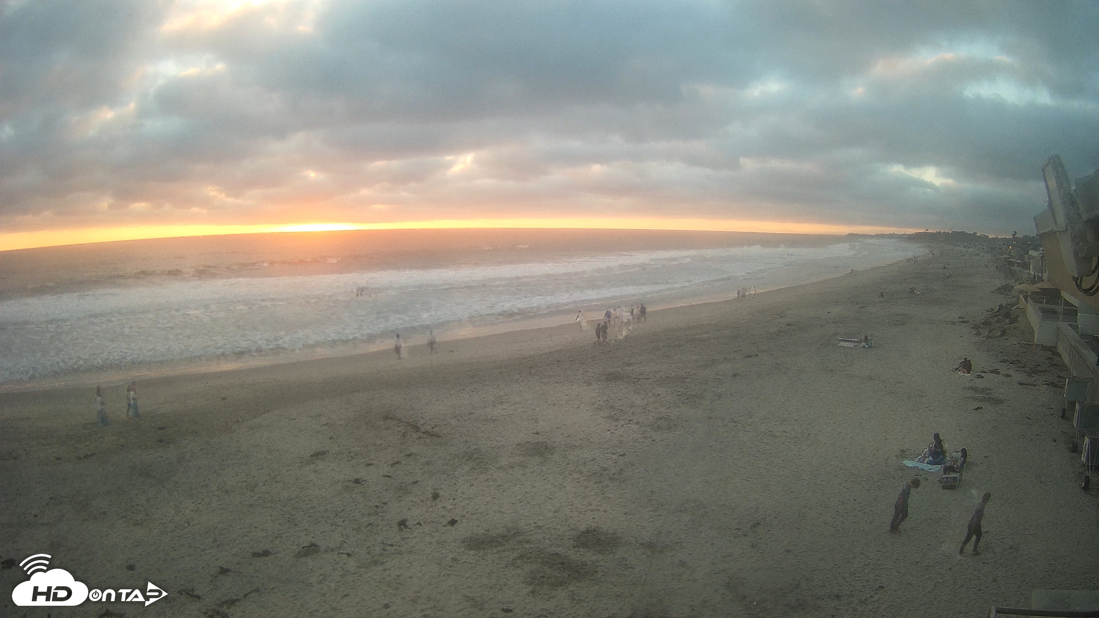 Snapshot of 17th St. Del Mar Beach - 4K NW View Live Cam taken Jun 19, 2026, 7:47pm PDT