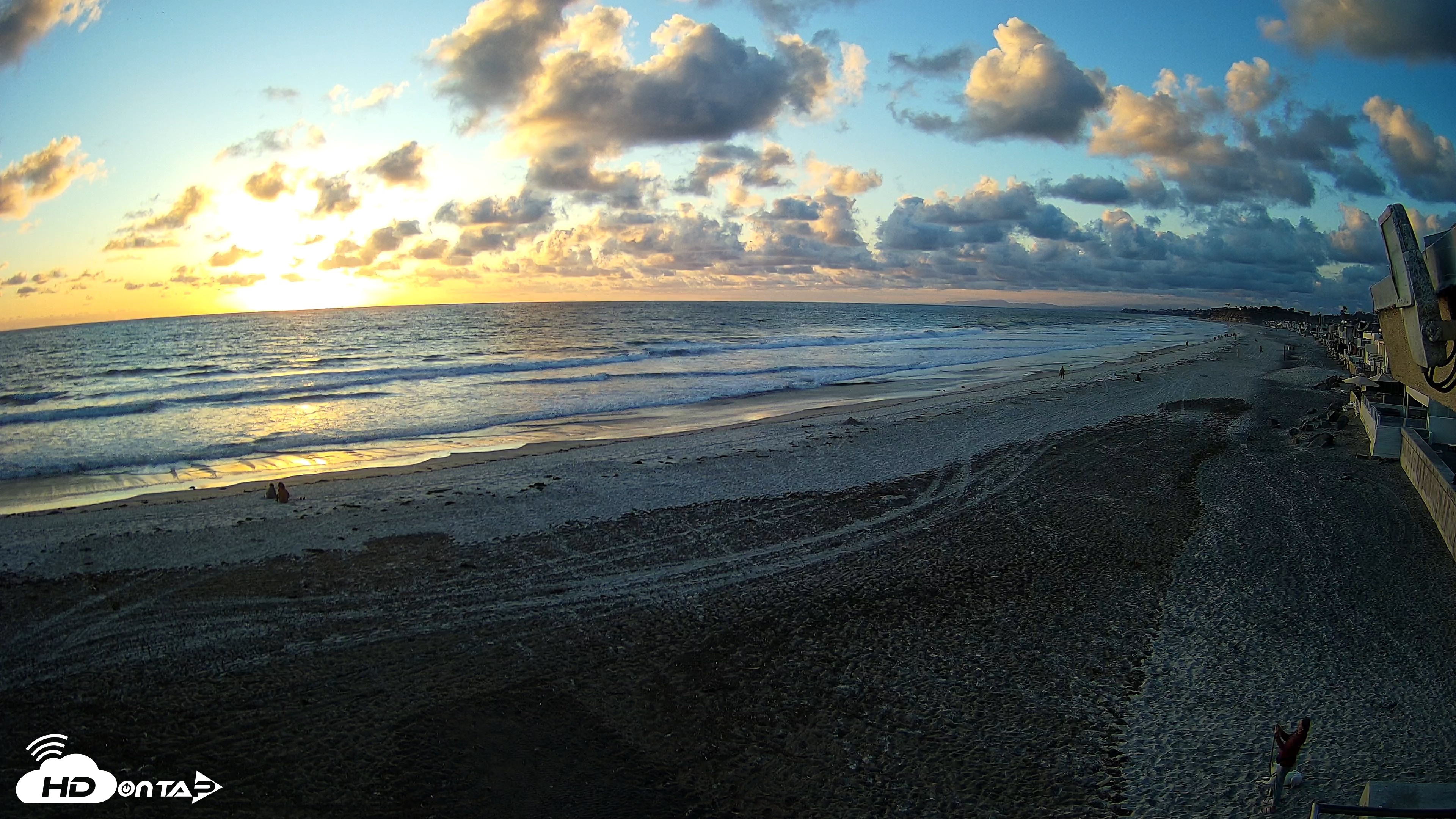 Snapshot of 17th St. Del Mar Beach - 4K NW View Live Cam taken May 5, 2026, 7:21pm PDT