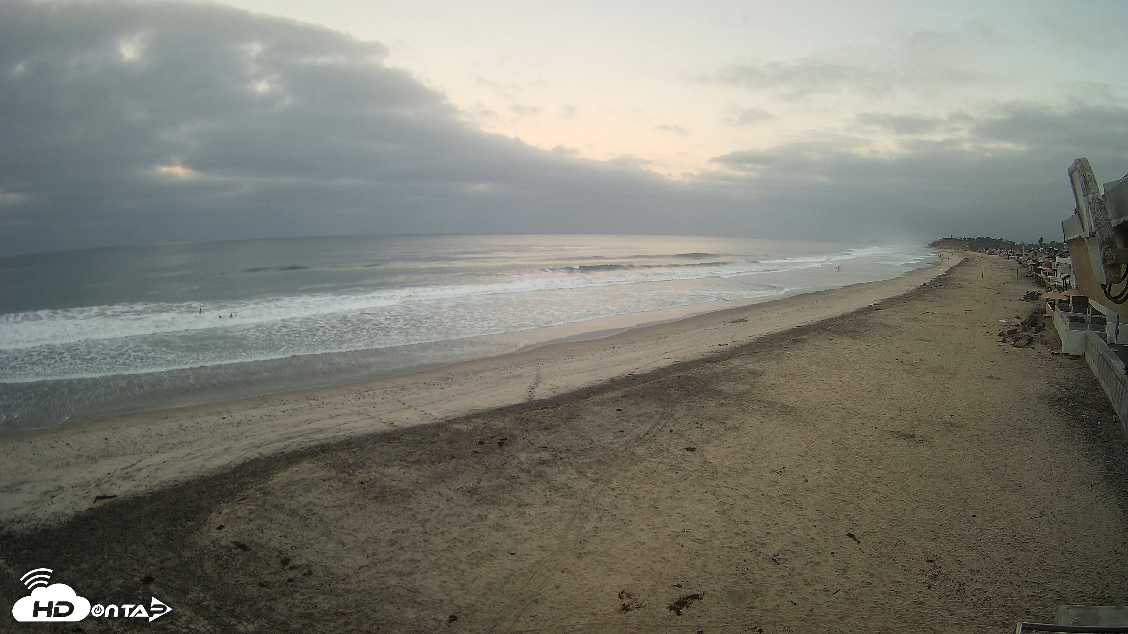 Snapshot of 17th St. Del Mar Beach - 4K NW View Live Cam taken Sep 14, 2026, 6:32am PDT