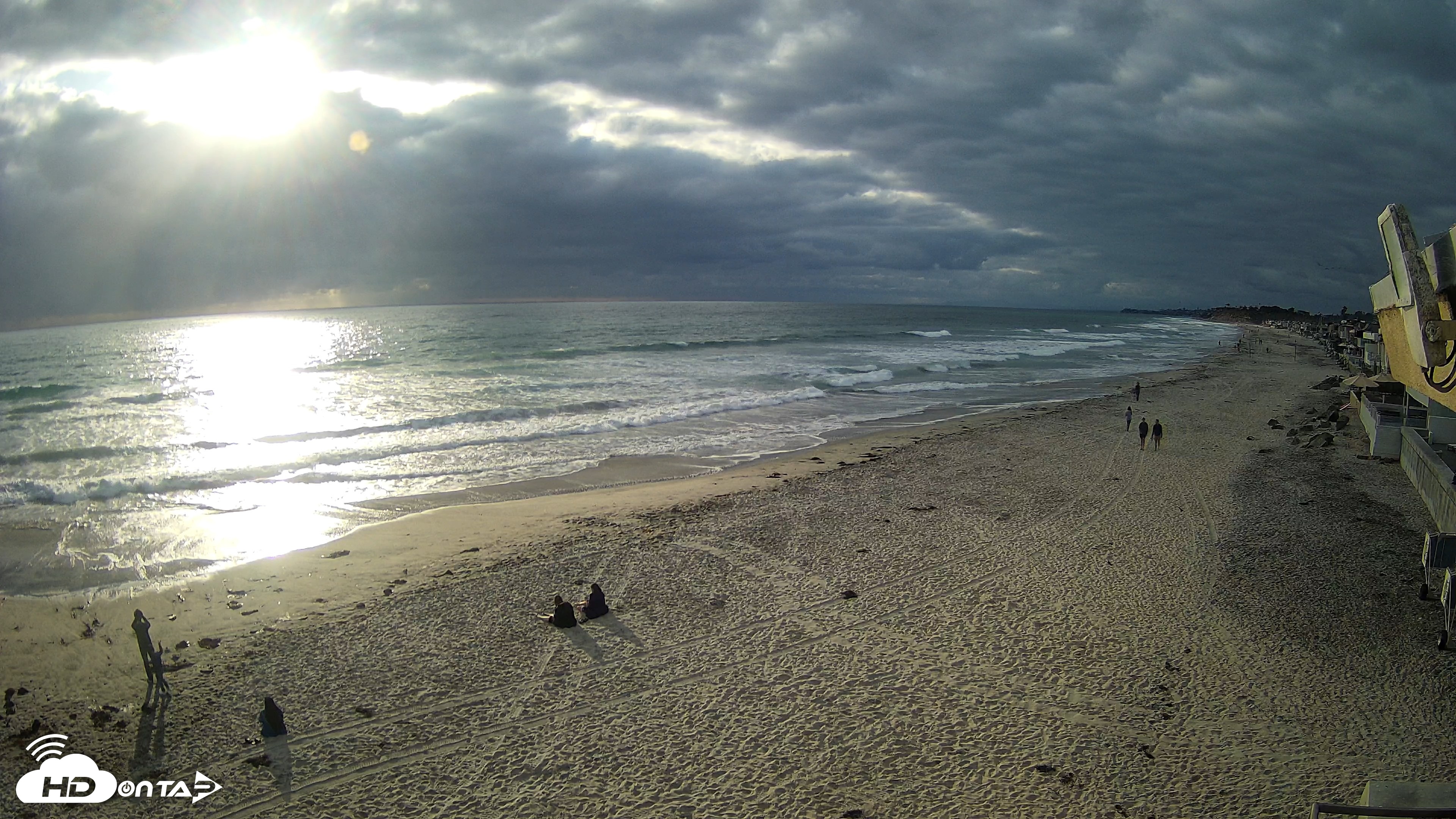 Snapshot of 17th St. Del Mar Beach - 4K NW View Live Cam taken May 26, 2026, 6:27pm PDT