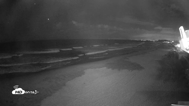 Snapshot of 17th St. Del Mar Beach - 4K NW View Live Cam taken May 28, 2026, 9:34pm PDT