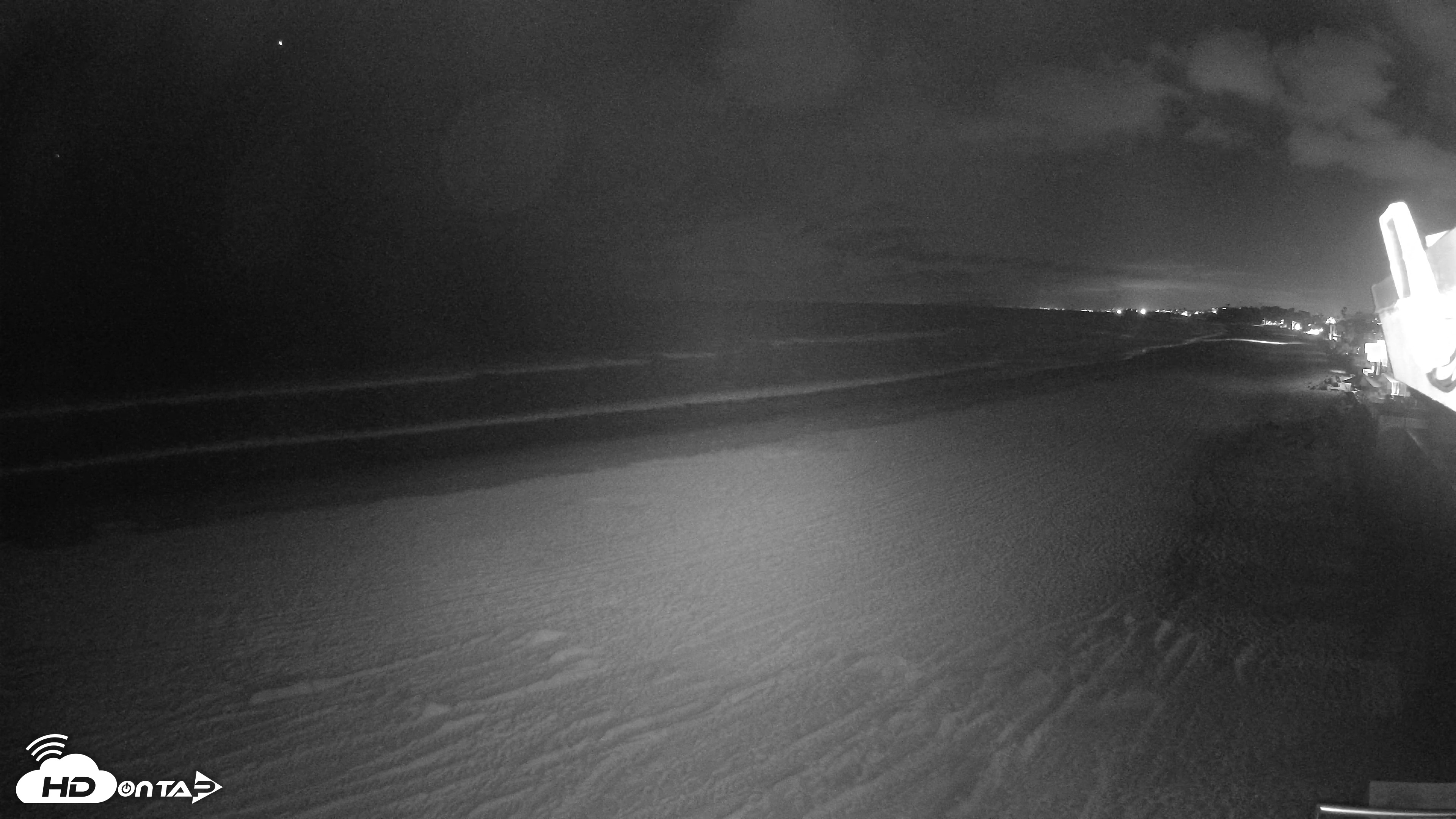 Snapshot of 17th St. Del Mar Beach - 4K NW View Live Cam taken May 13, 2026, 10:25pm PDT